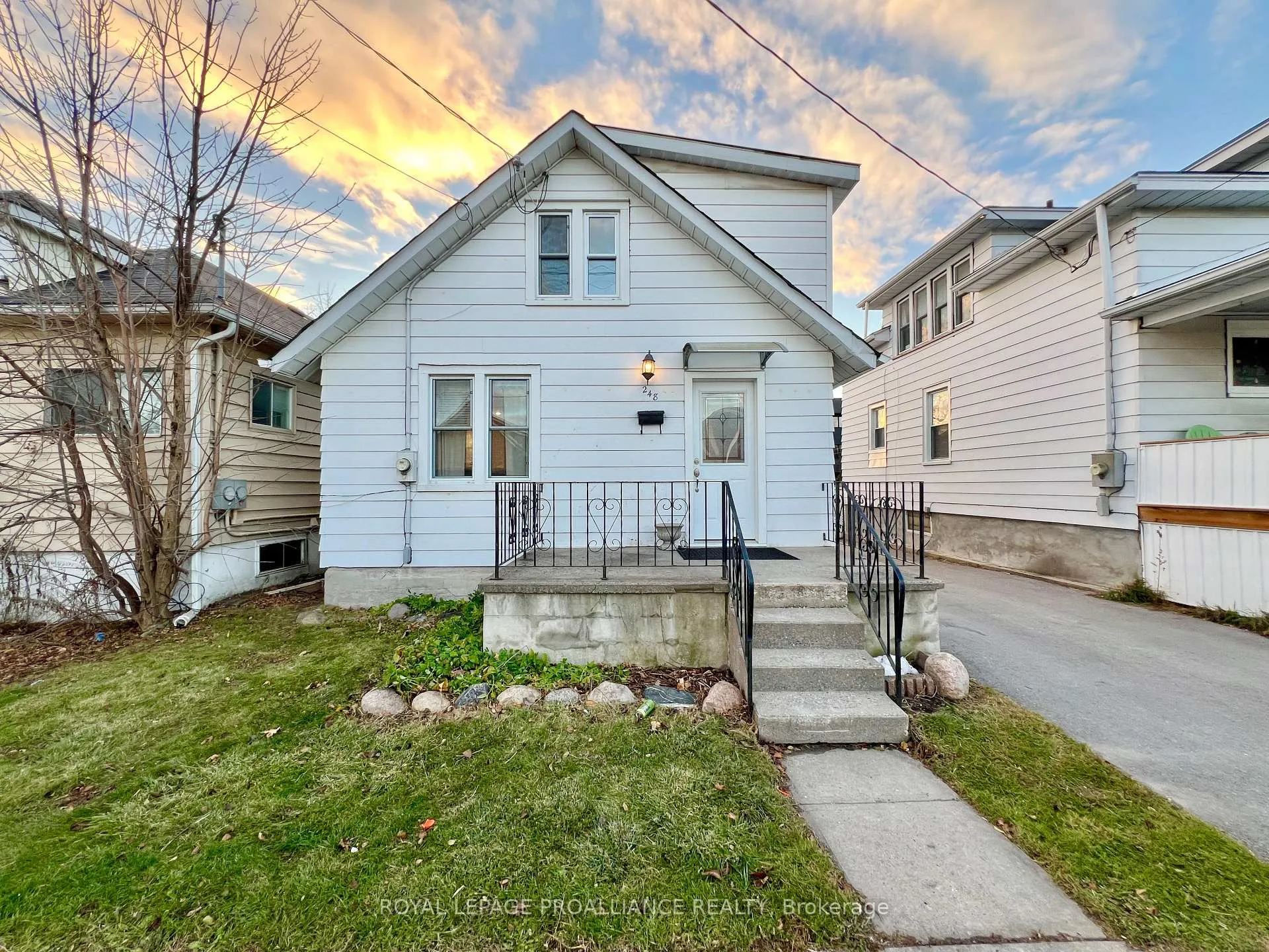 Front of 248 Dufferin Avenue