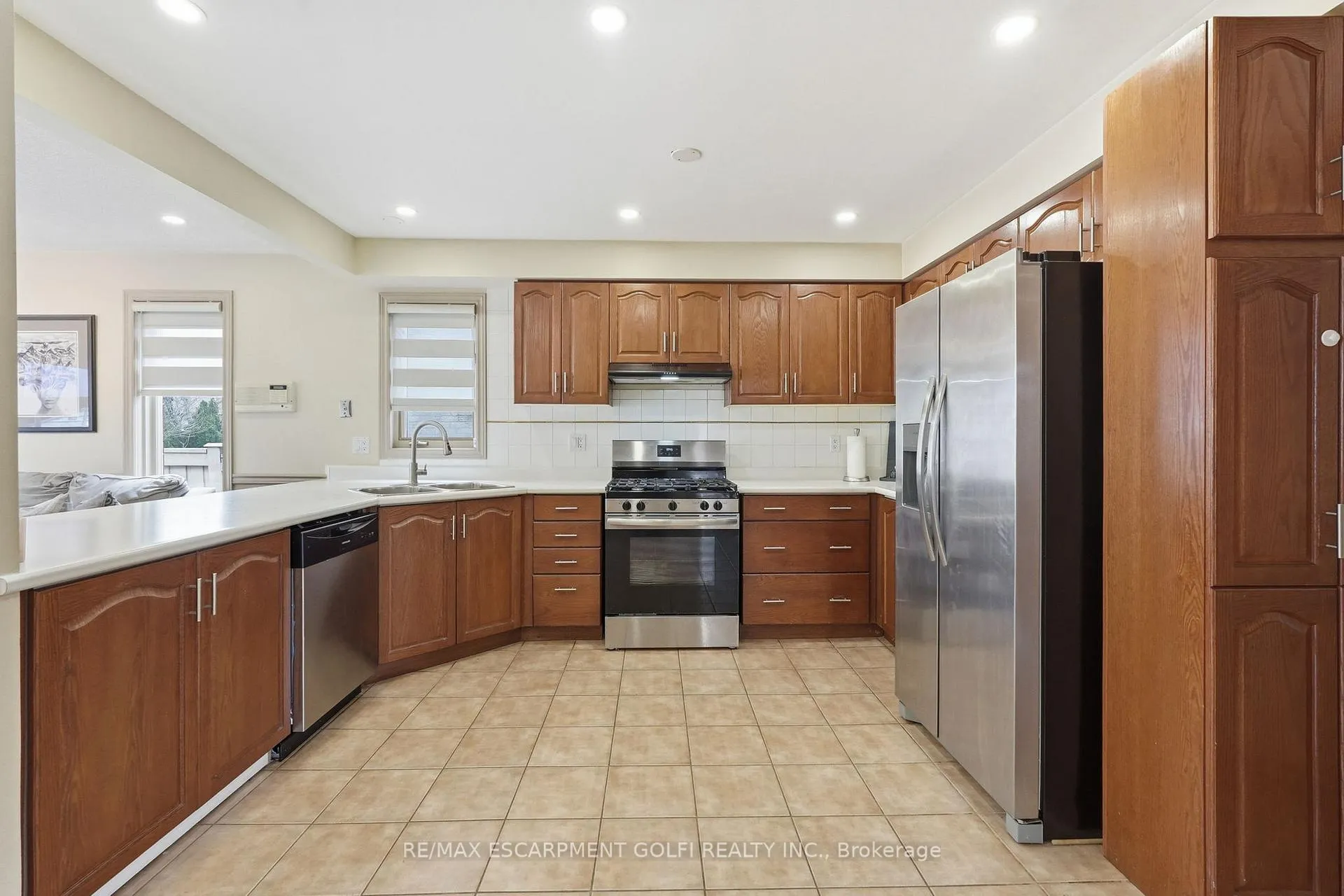 Photo 5 of 113 Meadowlands Boulevard, Hamilton, Meadowlands — HOMEH