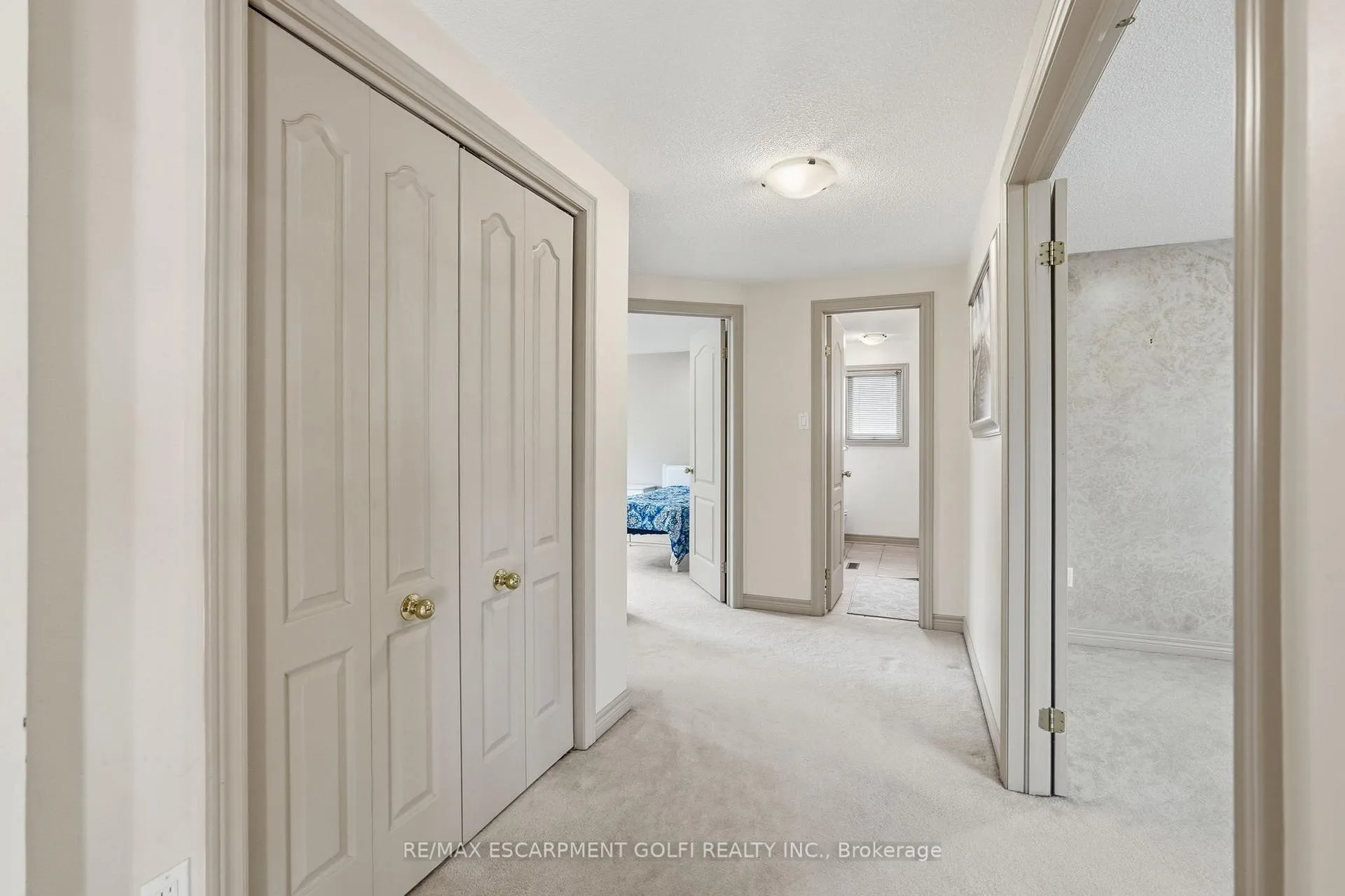 Photo 12 of 113 Meadowlands Boulevard, Hamilton, Meadowlands — HOMEH