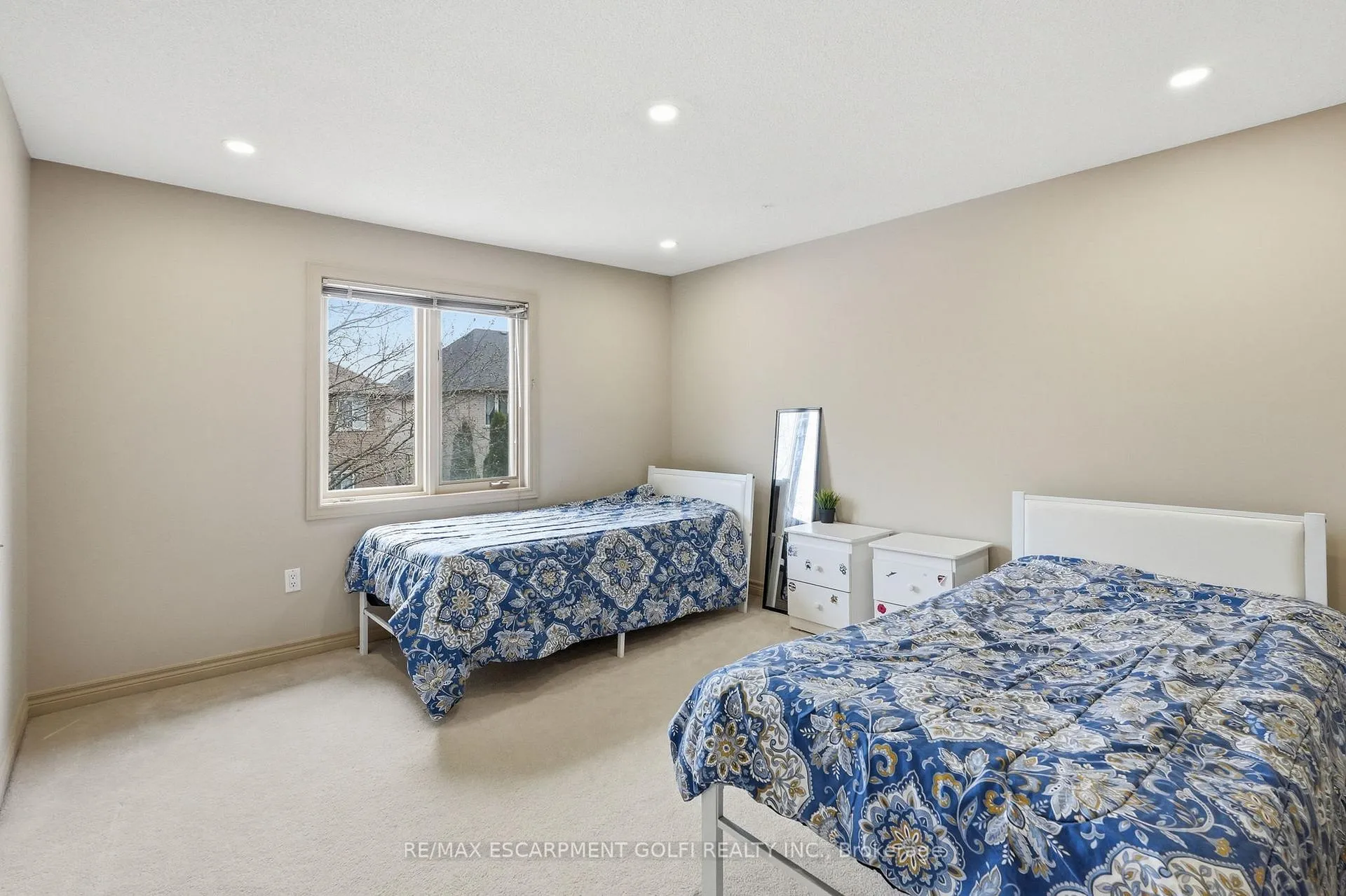 Photo 19 of 113 Meadowlands Boulevard, Hamilton, Meadowlands — HOMEH