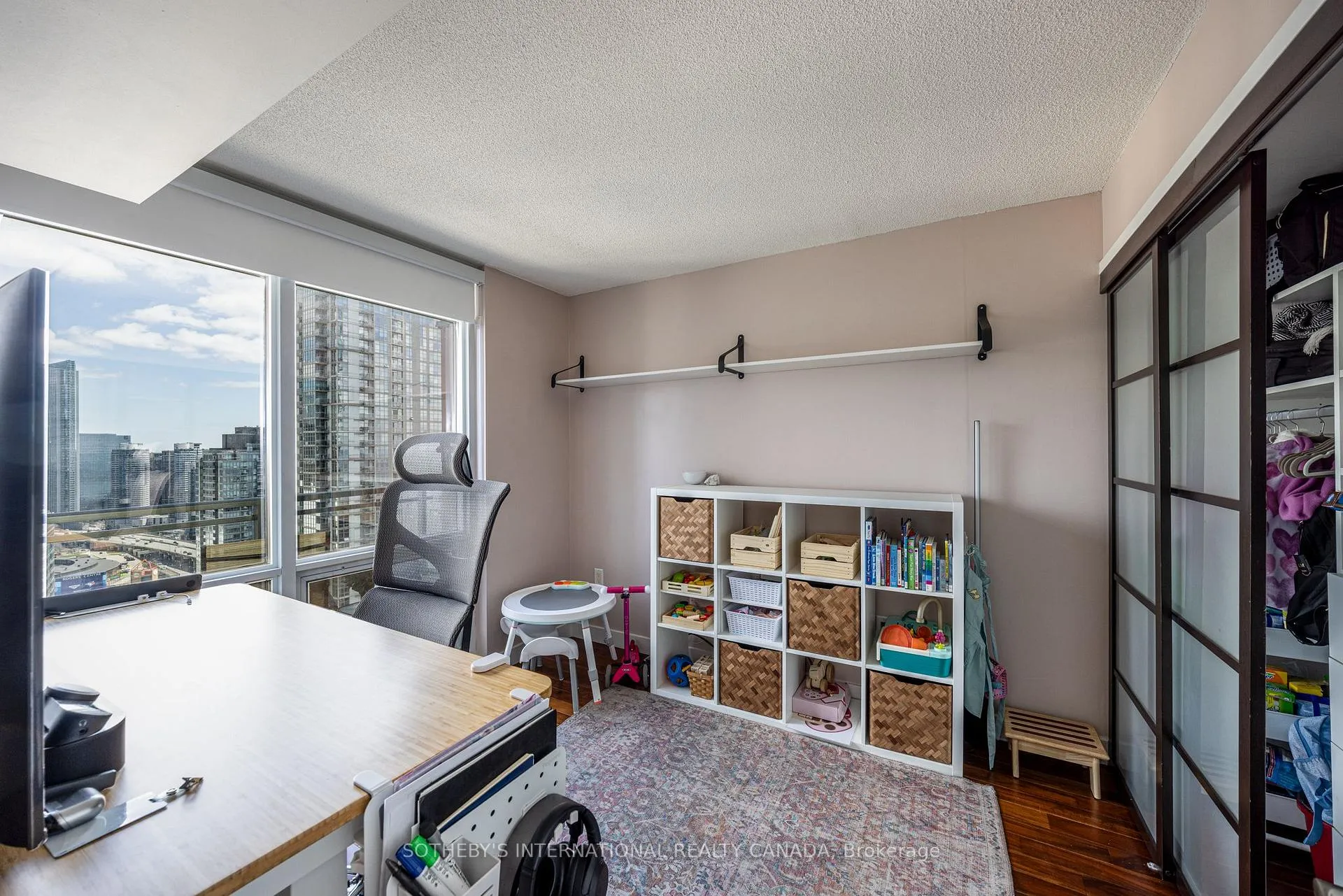 Photo 10 of Unit 4308, 15 Fort York Boulevard, Toronto, Waterfront Communities — HOMEH