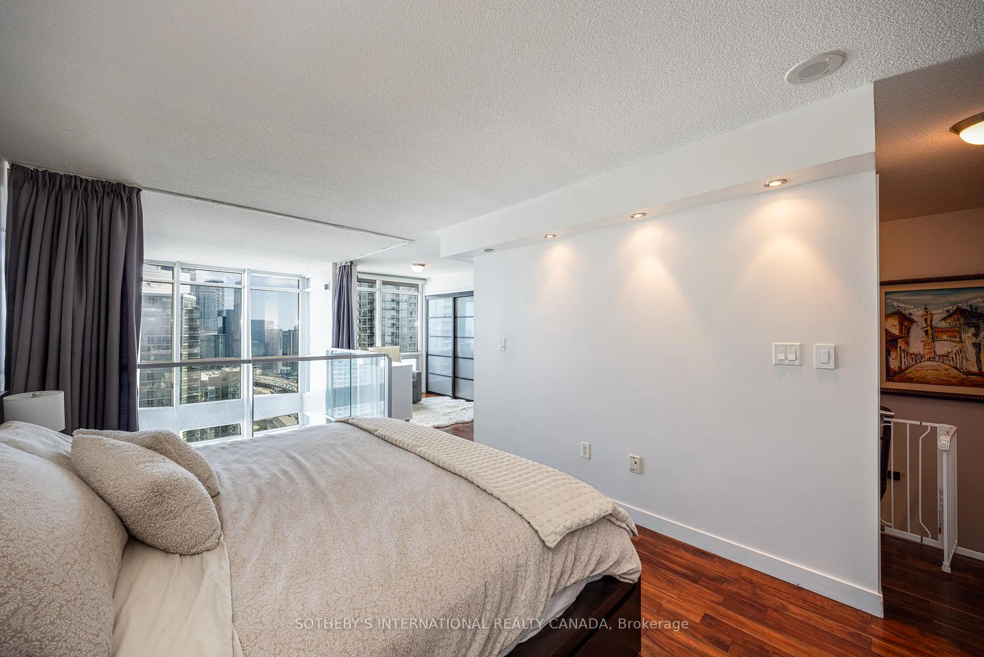 Photo 12 of Unit 4308, 15 Fort York Boulevard, Toronto, Waterfront Communities — HOMEH