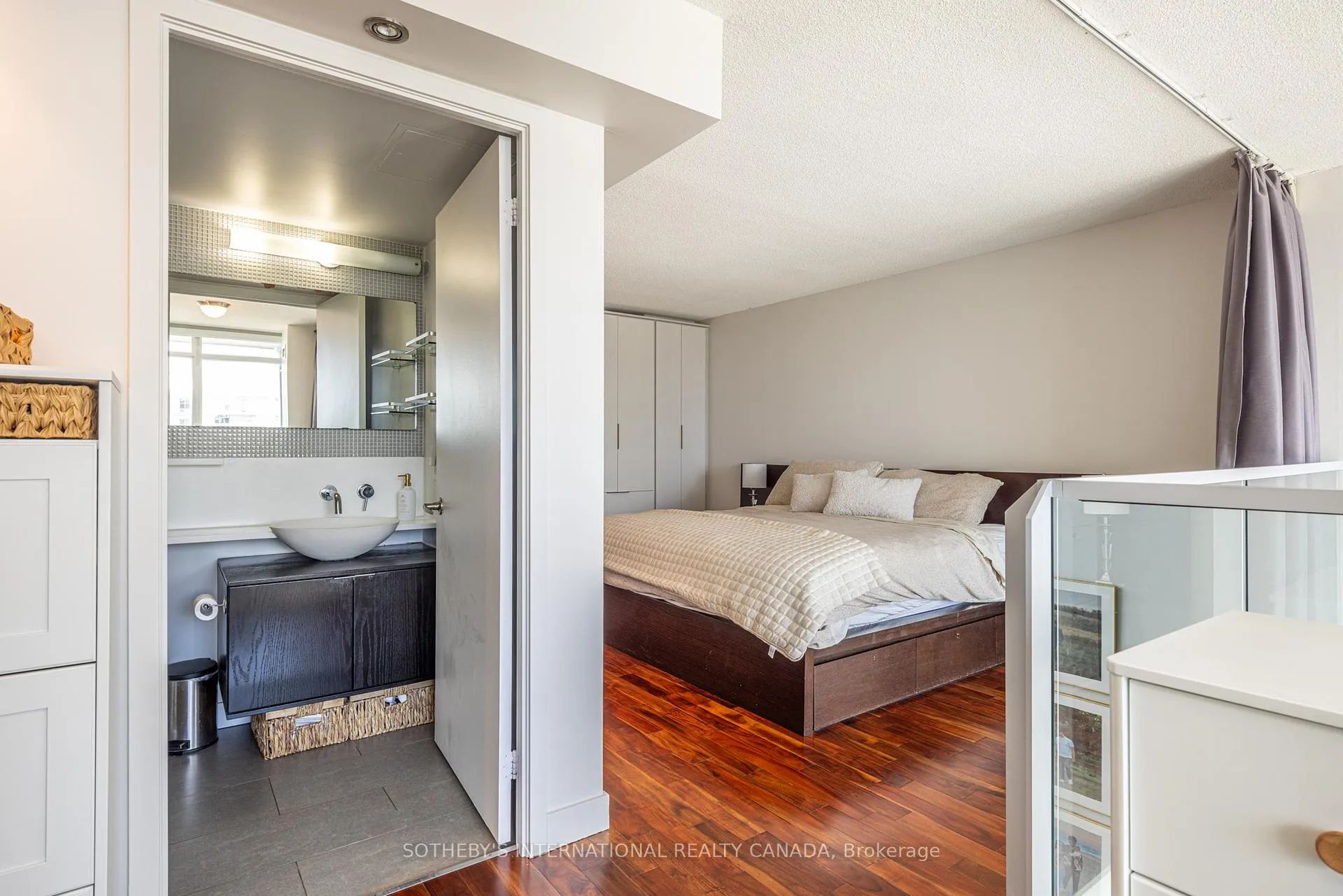 Photo 16 of Unit 4308, 15 Fort York Boulevard, Toronto, Waterfront Communities — HOMEH