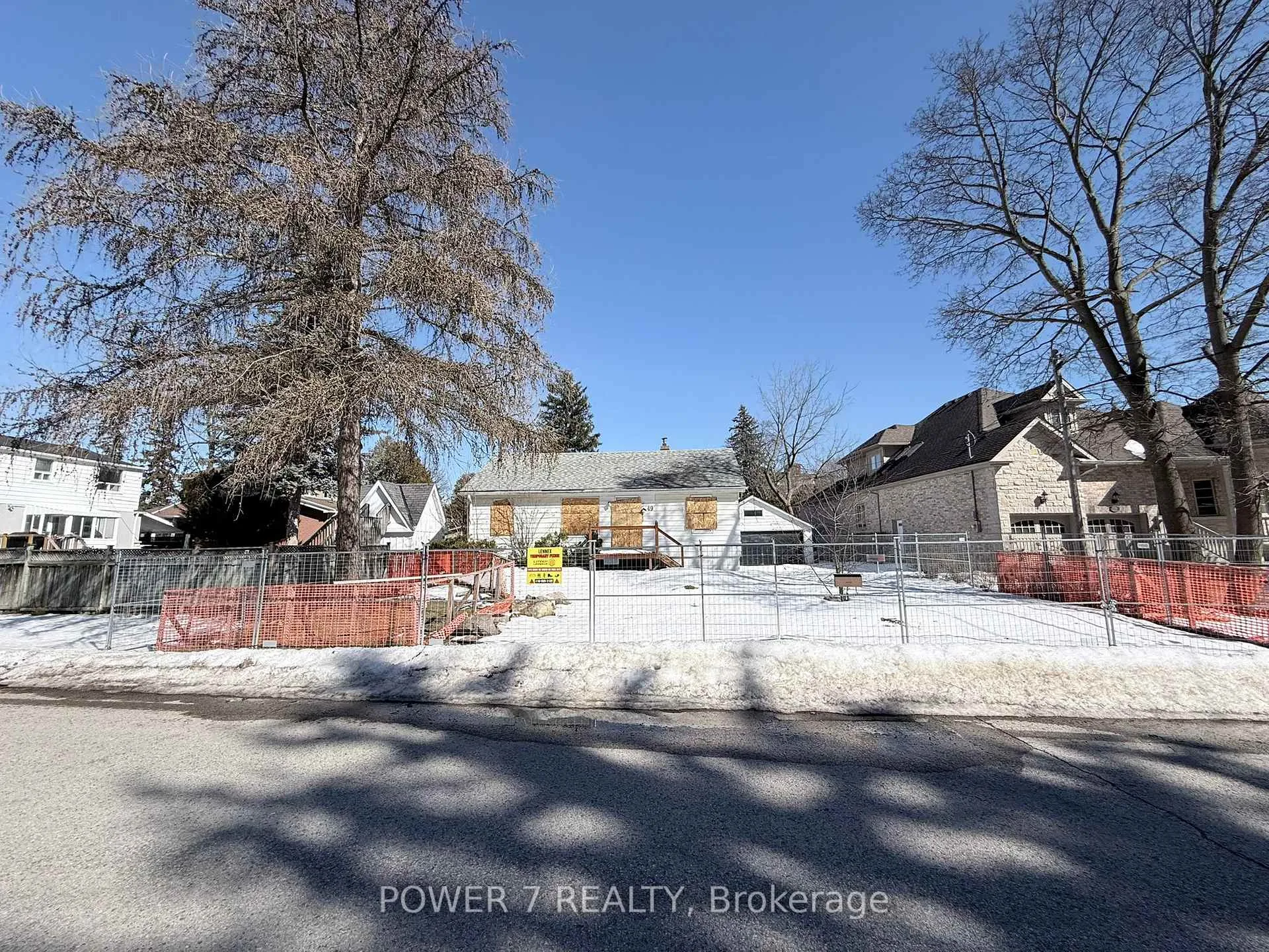 Photo 3 of 49 Reaman Street, Richmond Hill, Mill Pond — HOMEH