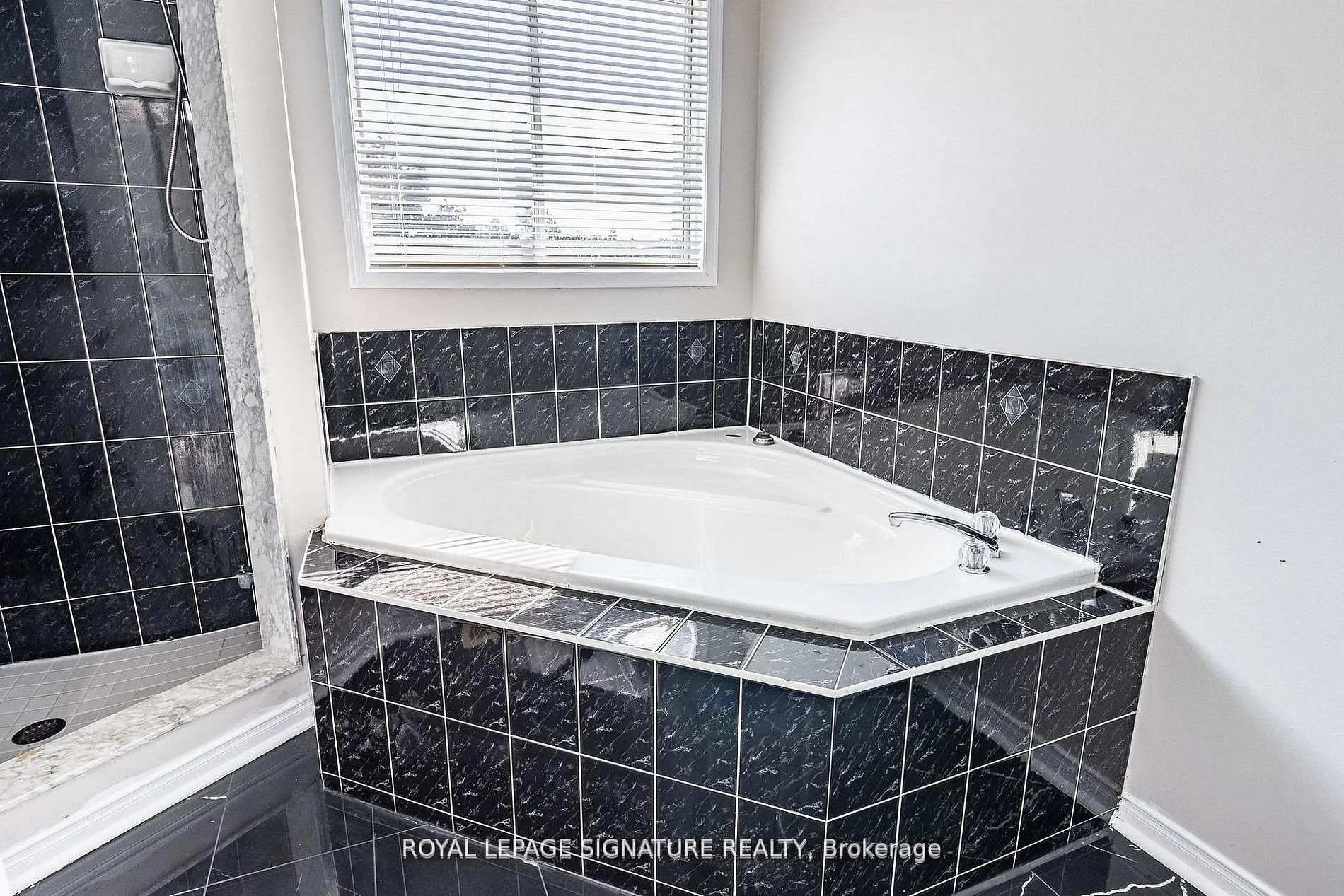 Photo 22 of 37 Richwood Crescent, Brampton, Bram West — HOMEH