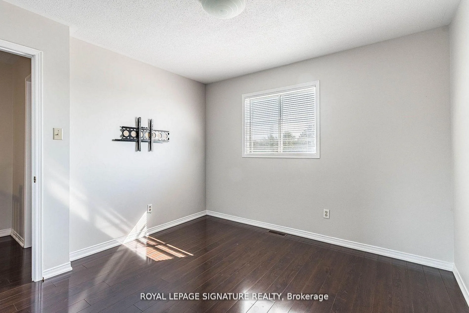Photo 24 of 37 Richwood Crescent, Brampton, Bram West — HOMEH