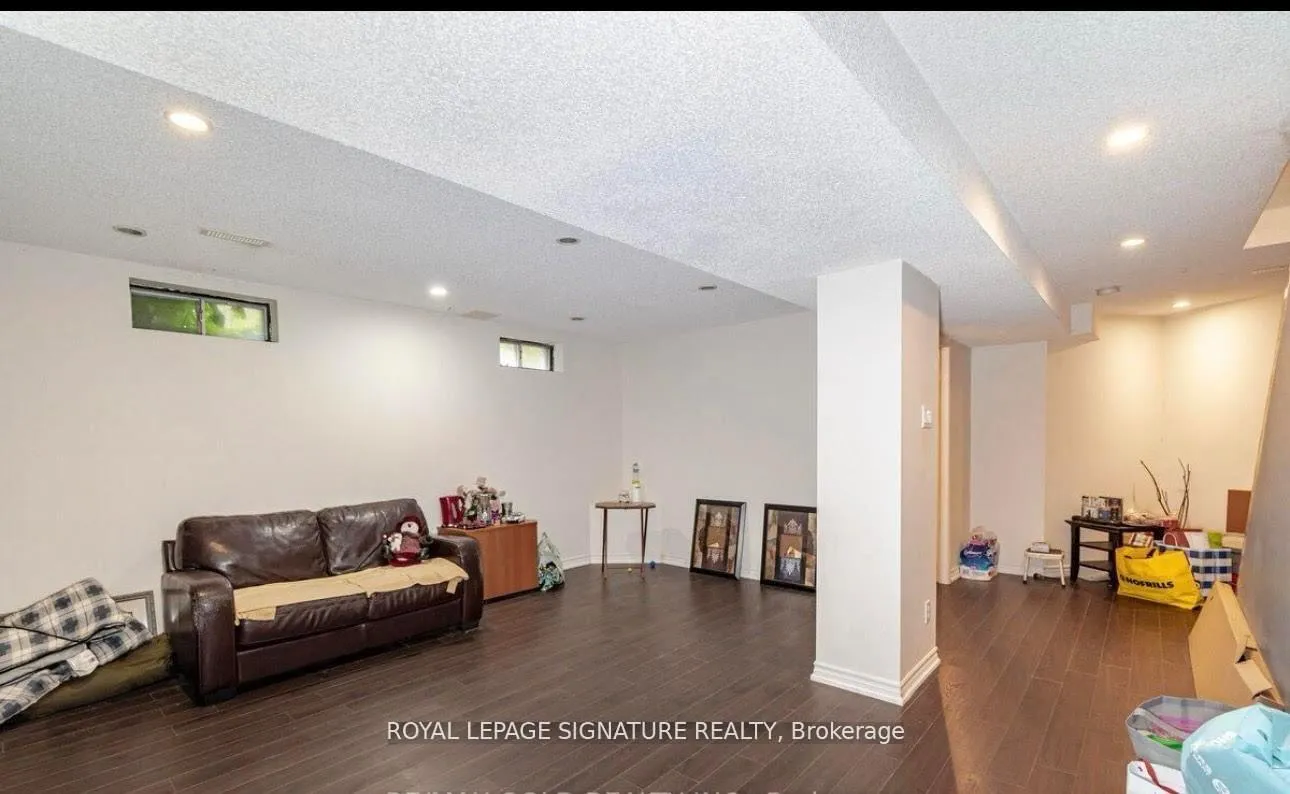 Photo 33 of 37 Richwood Crescent, Brampton, Bram West — HOMEH