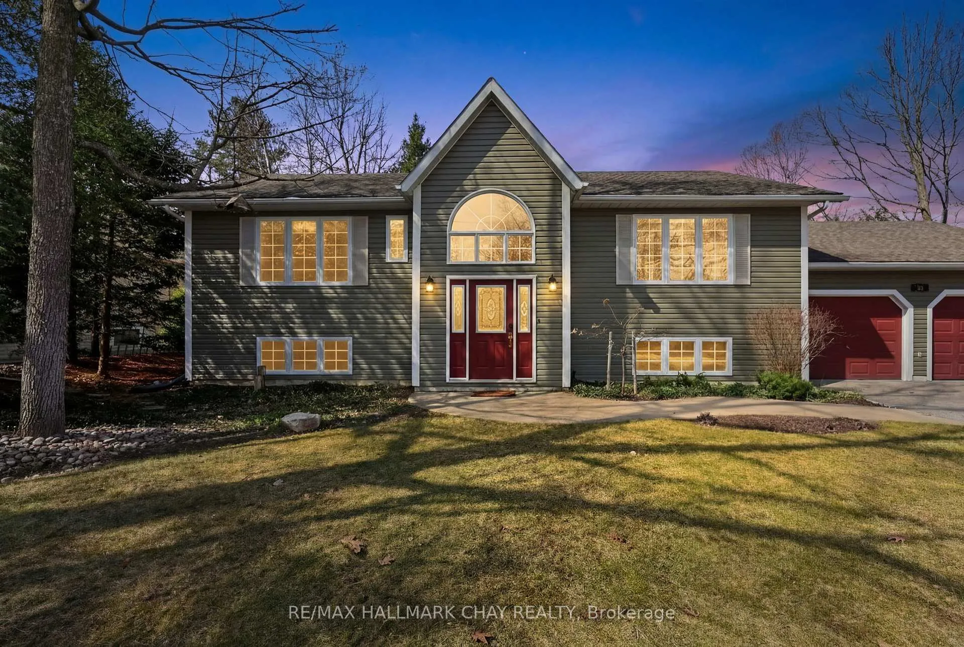 Photo 1 of 34 Rodrium Road, Wasaga Beach — HOMEH
