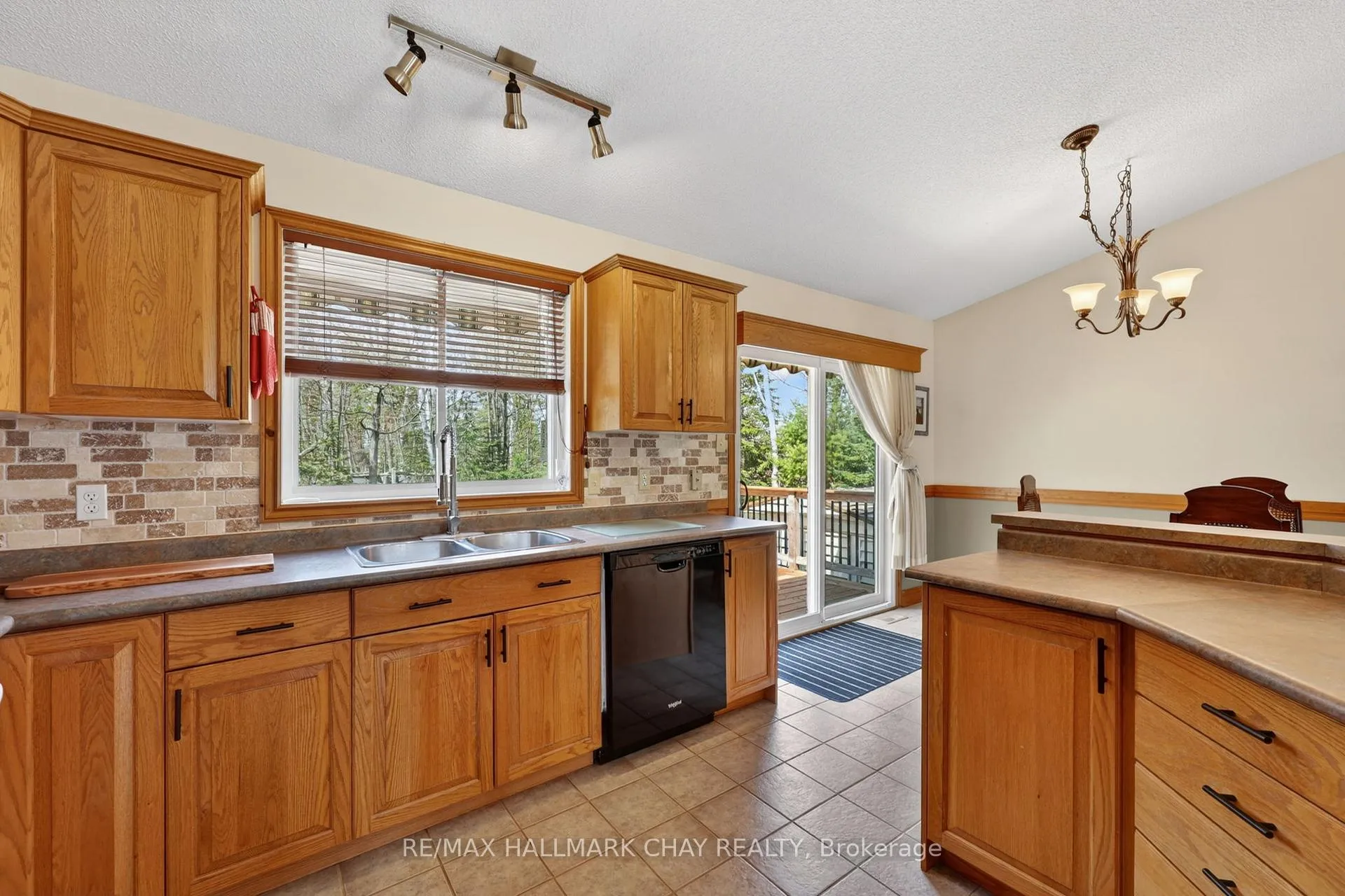 Photo 18 of 34 Rodrium Road, Wasaga Beach — HOMEH