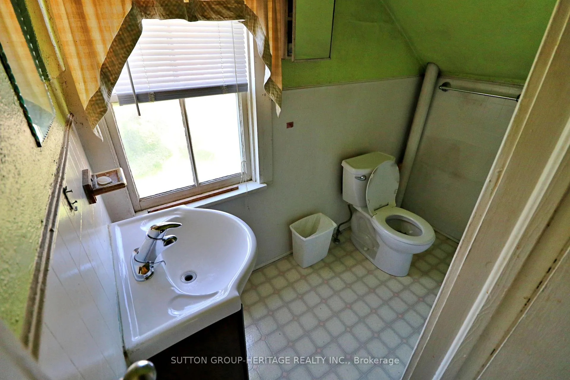 Photo 9 of 54 Munro Street, Brock, Cannington — HOMEH