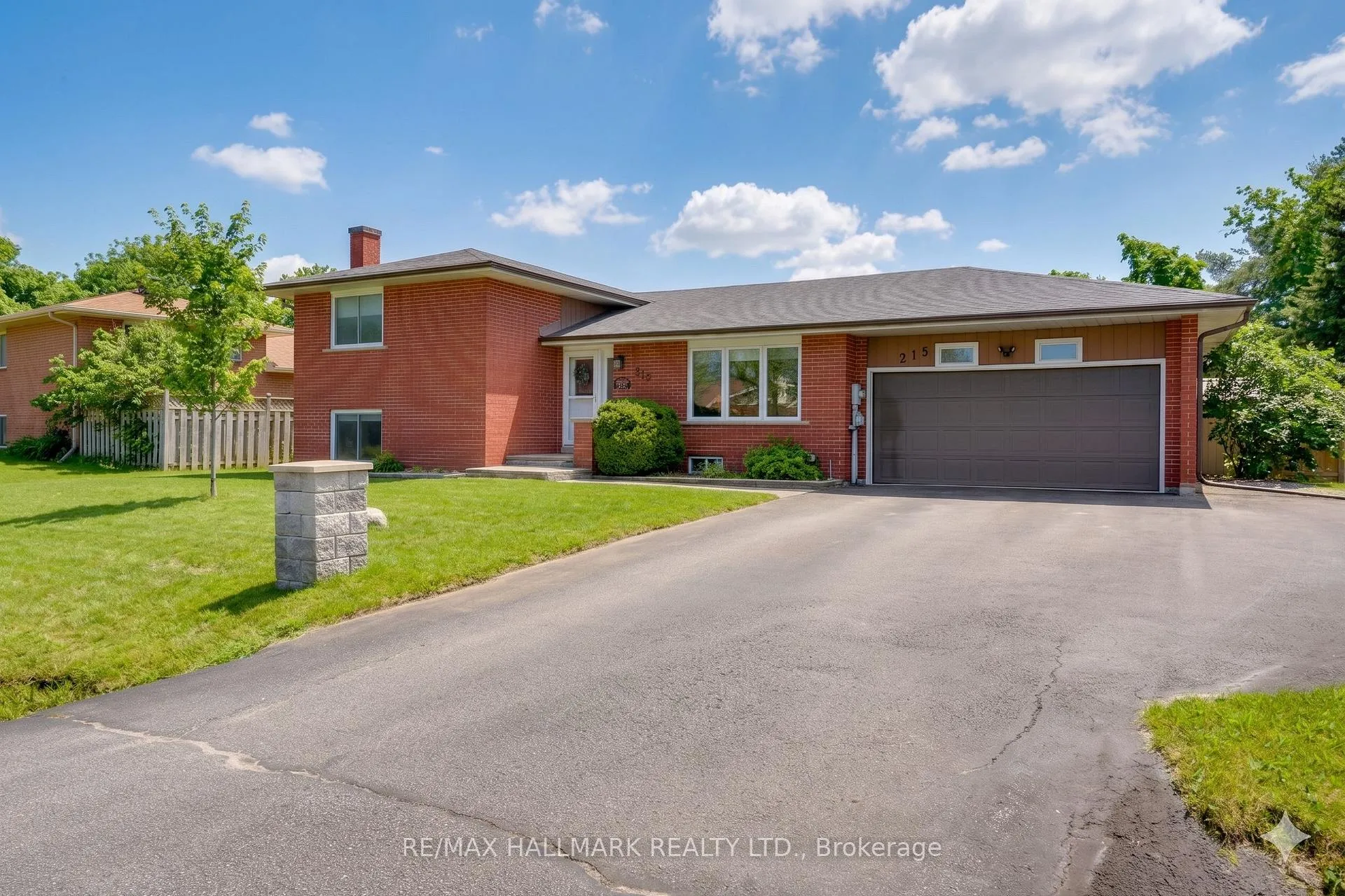 Photo 3 of 215 Parkside Crescent, Innisfil, Stroud — HOMEH