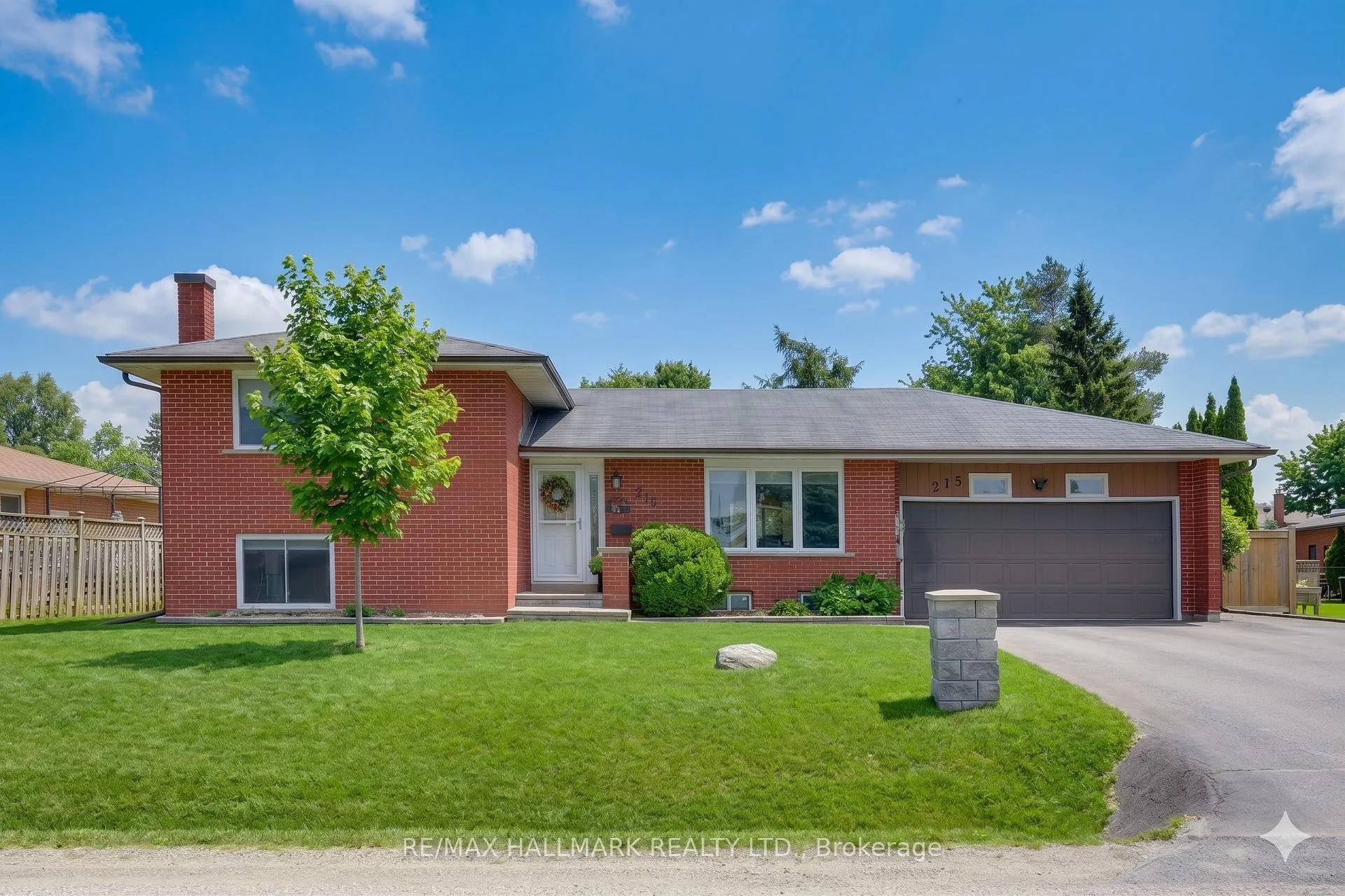 Photo 4 of 215 Parkside Crescent, Innisfil, Stroud — HOMEH