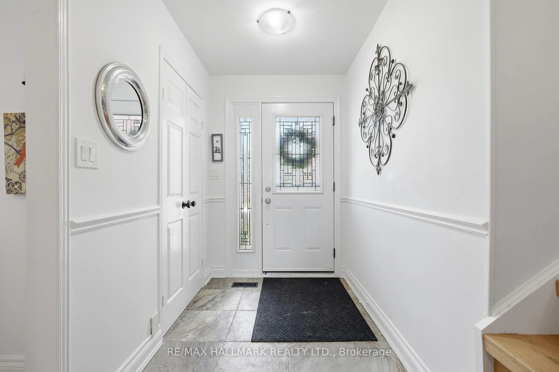 Photo 6 of 215 Parkside Crescent, Innisfil, Stroud — HOMEH
