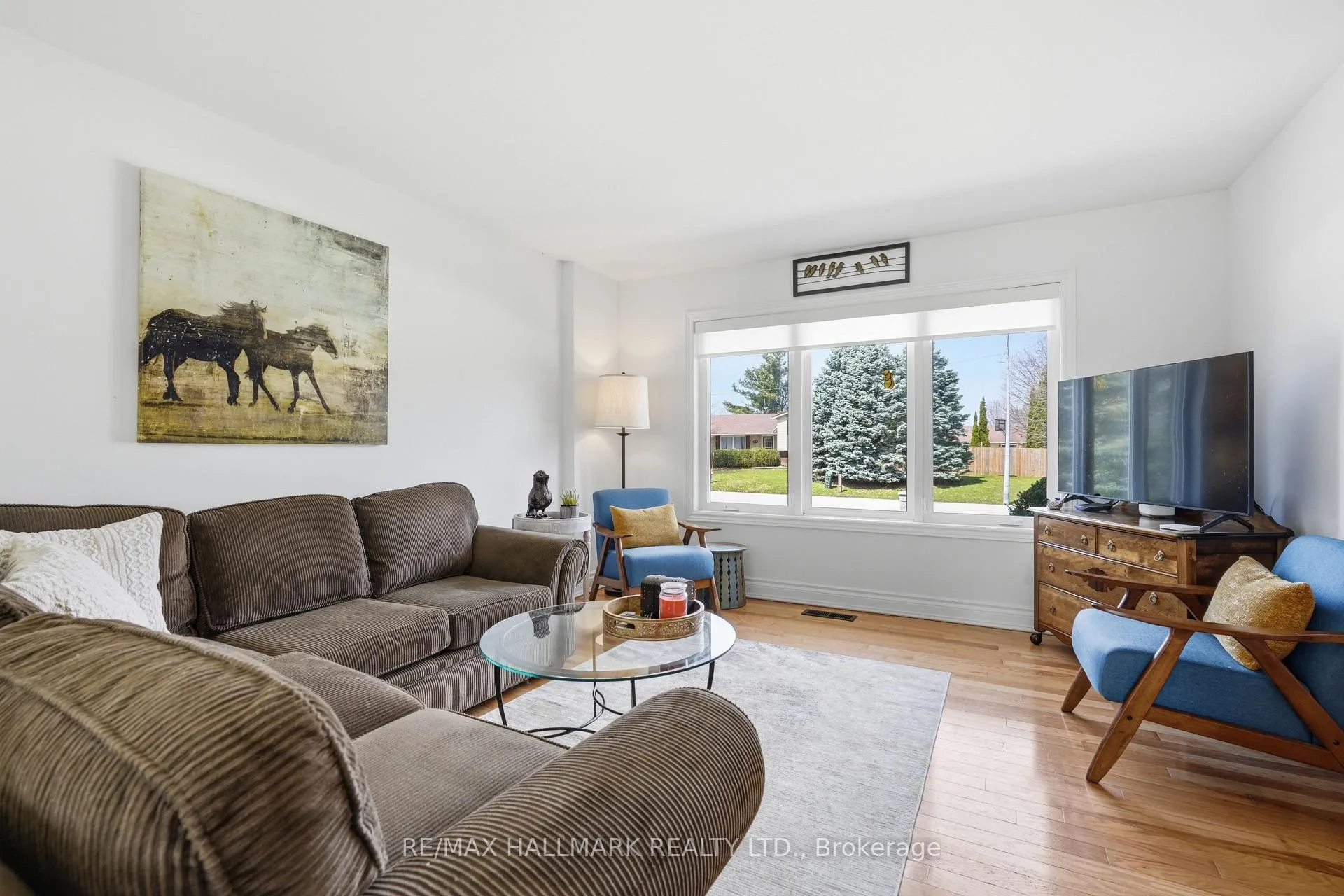 Photo 9 of 215 Parkside Crescent, Innisfil, Stroud — HOMEH