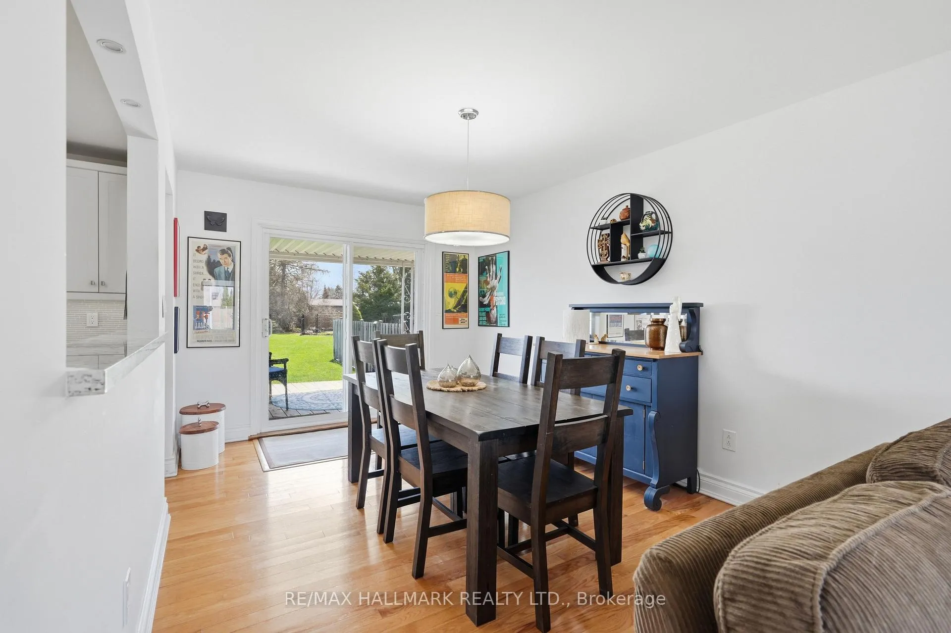 Photo 10 of 215 Parkside Crescent, Innisfil, Stroud — HOMEH
