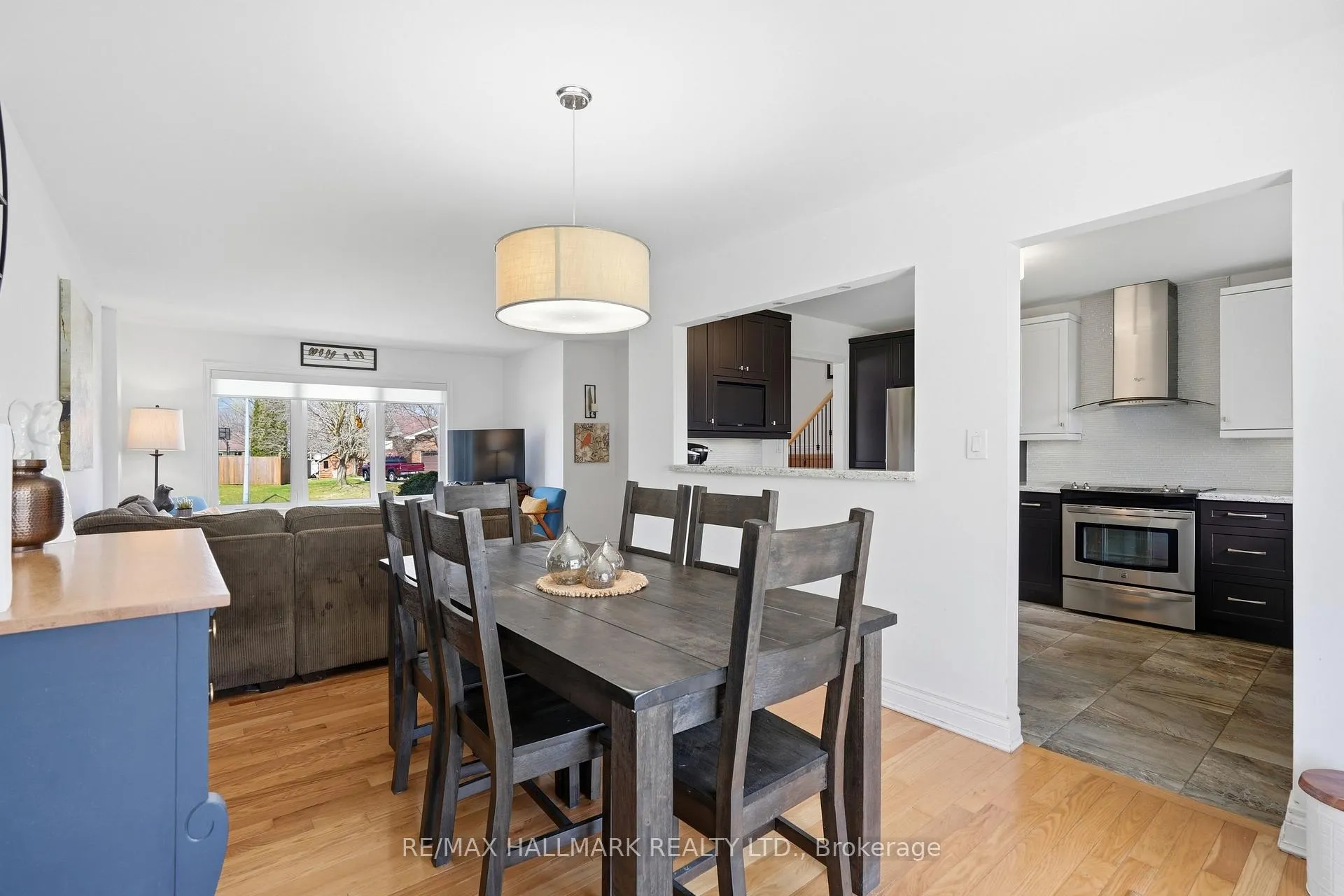 Photo 11 of 215 Parkside Crescent, Innisfil, Stroud — HOMEH