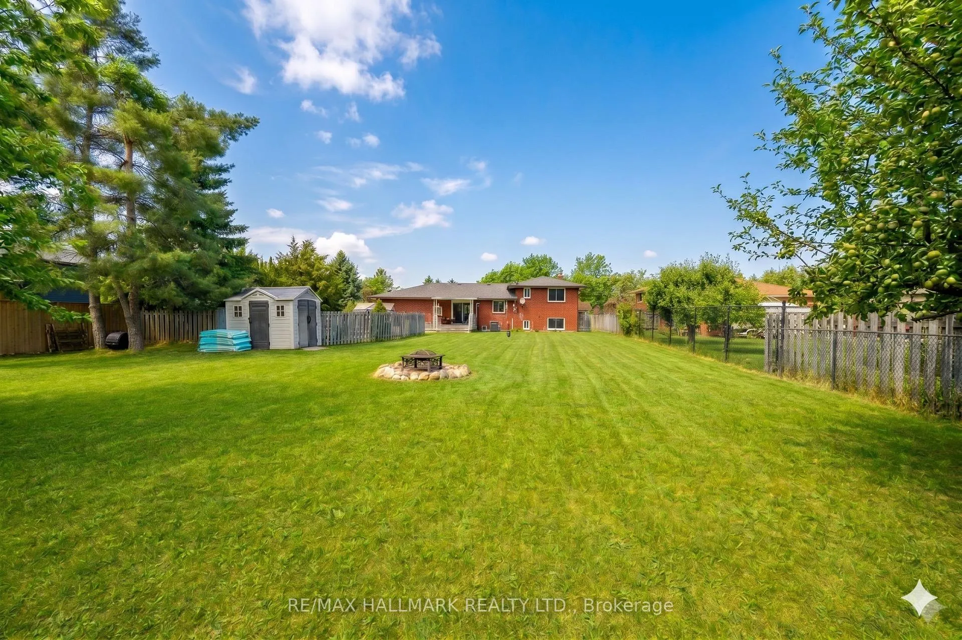 Photo 29 of 215 Parkside Crescent, Innisfil, Stroud — HOMEH