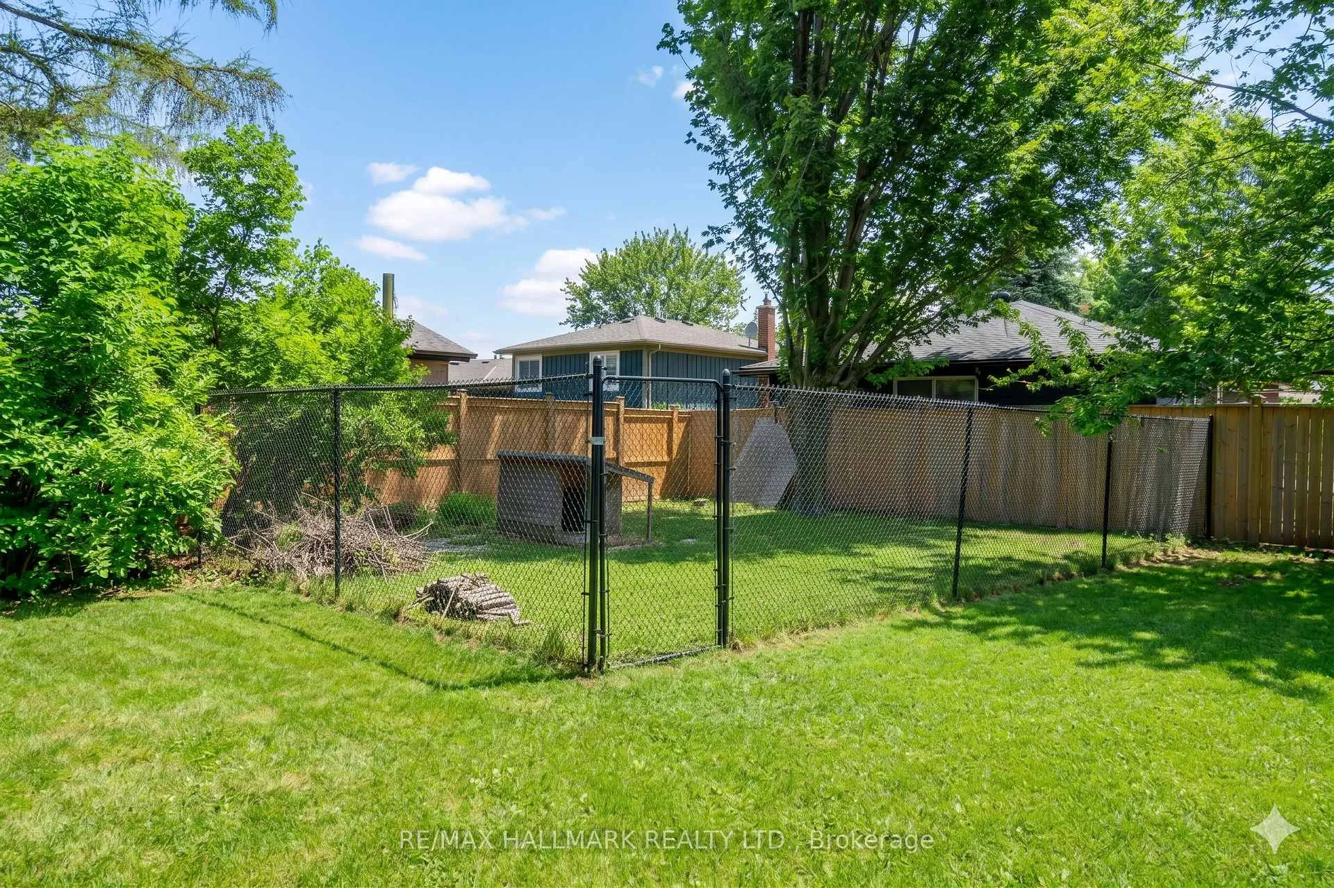 Photo 30 of 215 Parkside Crescent, Innisfil, Stroud — HOMEH