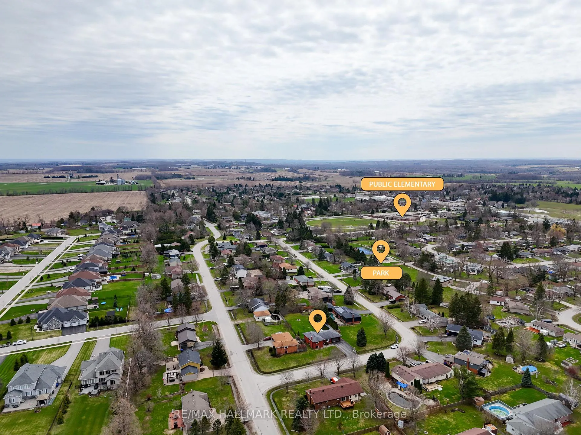 Photo 35 of 215 Parkside Crescent, Innisfil, Stroud — HOMEH
