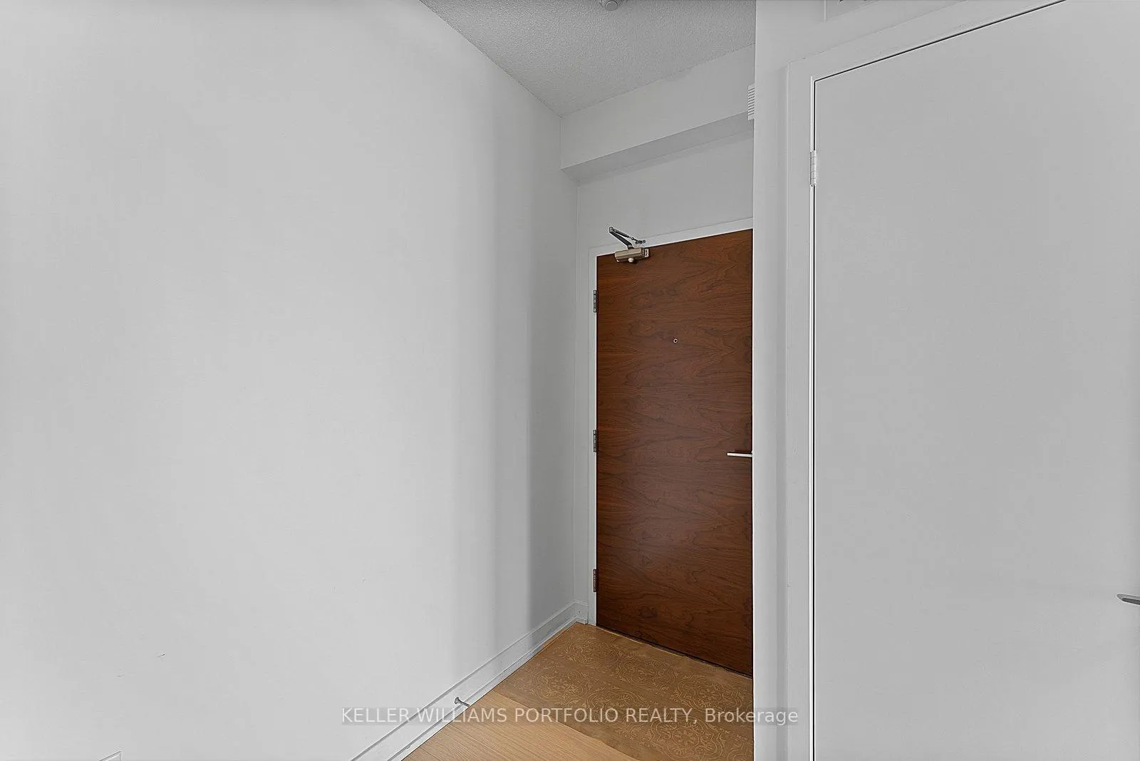 Photo 3 of Unit 3916, 15 Iceboat Terrace, Toronto, Waterfront Communities — HOMEH