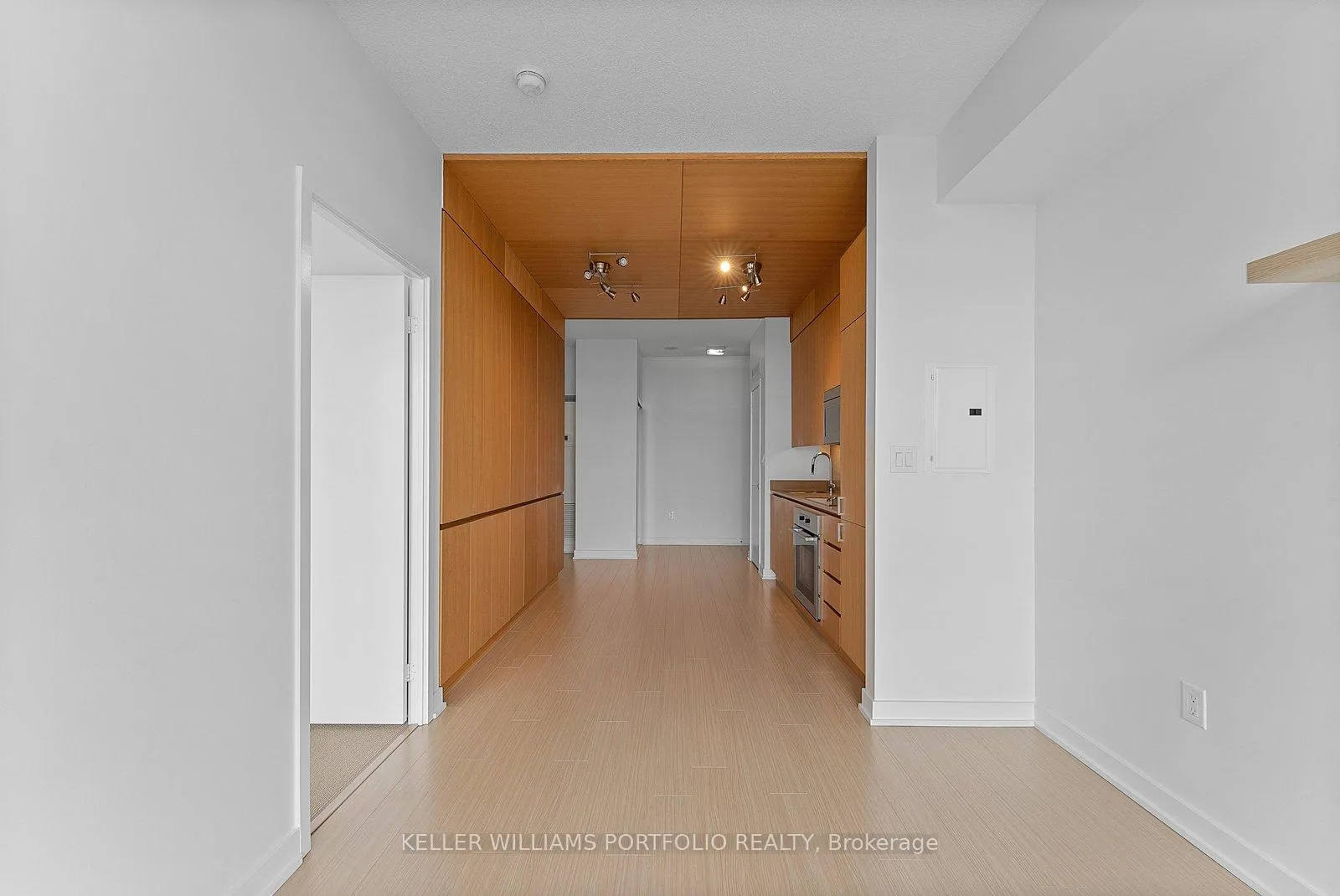 Photo 13 of Unit 3916, 15 Iceboat Terrace, Toronto, Waterfront Communities — HOMEH