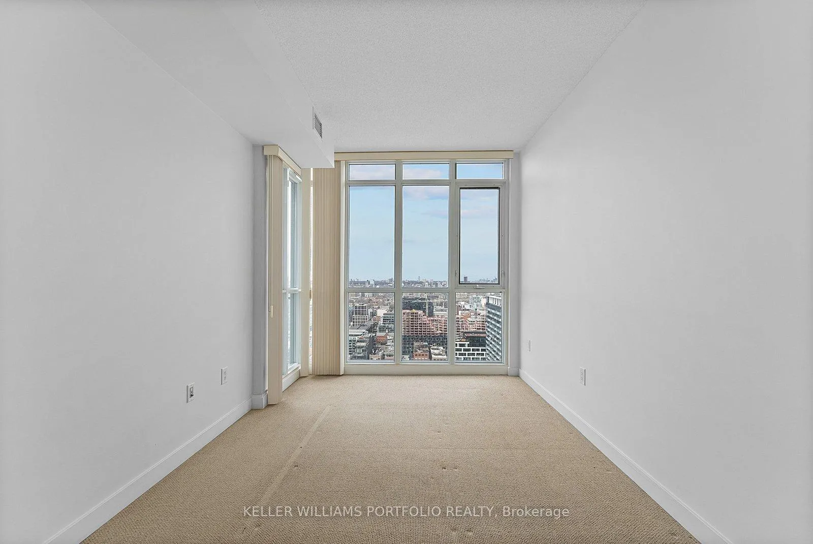 Photo 16 of Unit 3916, 15 Iceboat Terrace, Toronto, Waterfront Communities — HOMEH