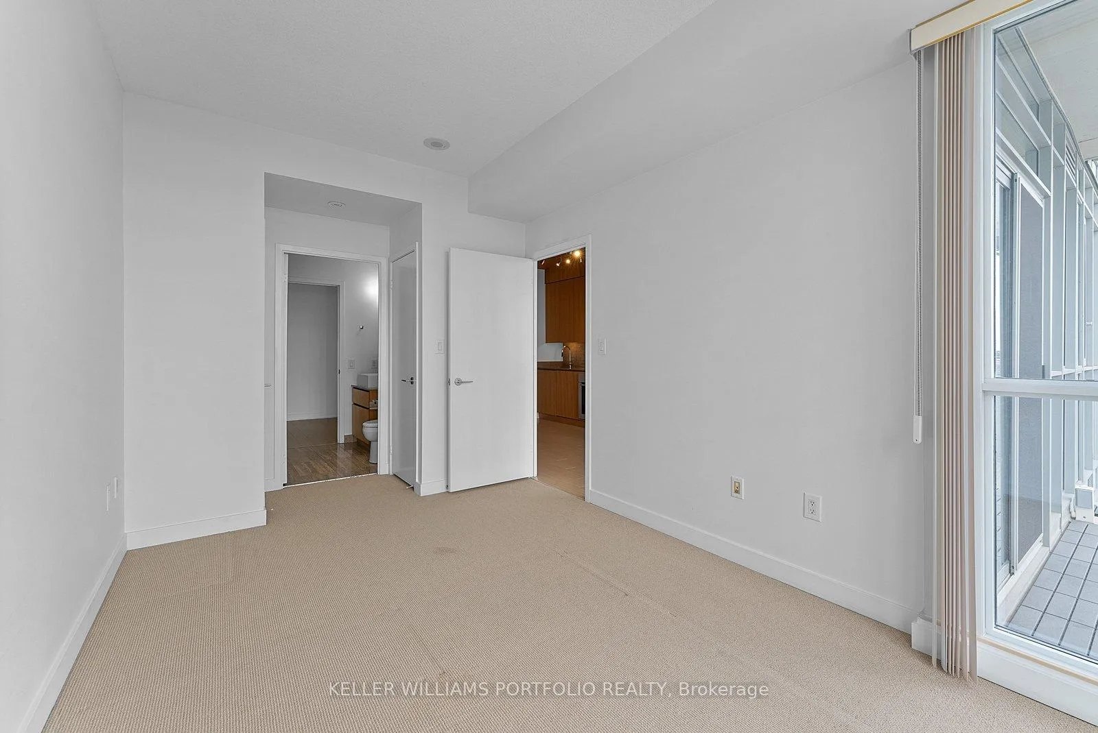 Photo 18 of Unit 3916, 15 Iceboat Terrace, Toronto, Waterfront Communities — HOMEH