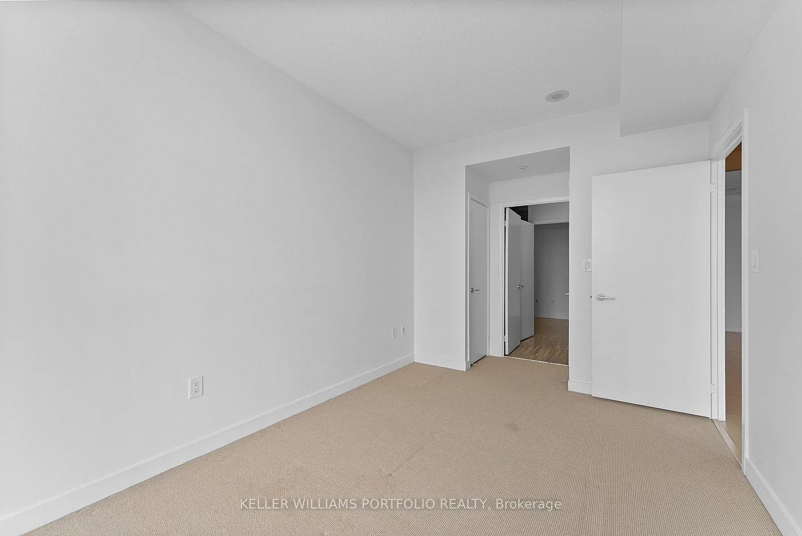 Photo 19 of Unit 3916, 15 Iceboat Terrace, Toronto, Waterfront Communities — HOMEH