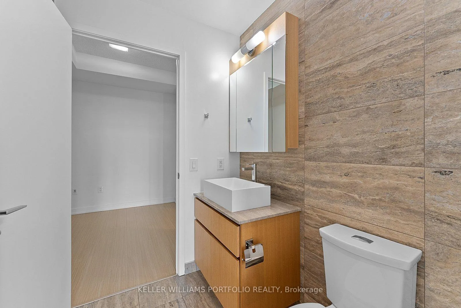 Photo 20 of Unit 3916, 15 Iceboat Terrace, Toronto, Waterfront Communities — HOMEH