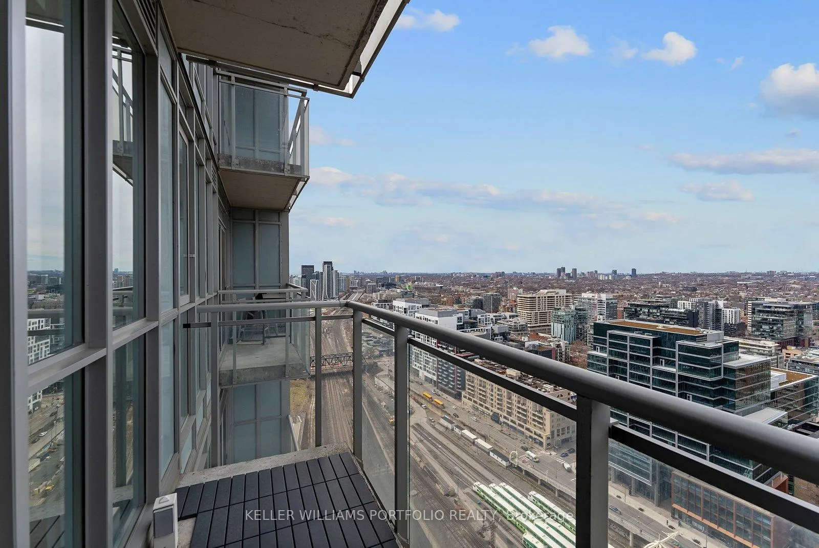 Photo 27 of Unit 3916, 15 Iceboat Terrace, Toronto, Waterfront Communities — HOMEH