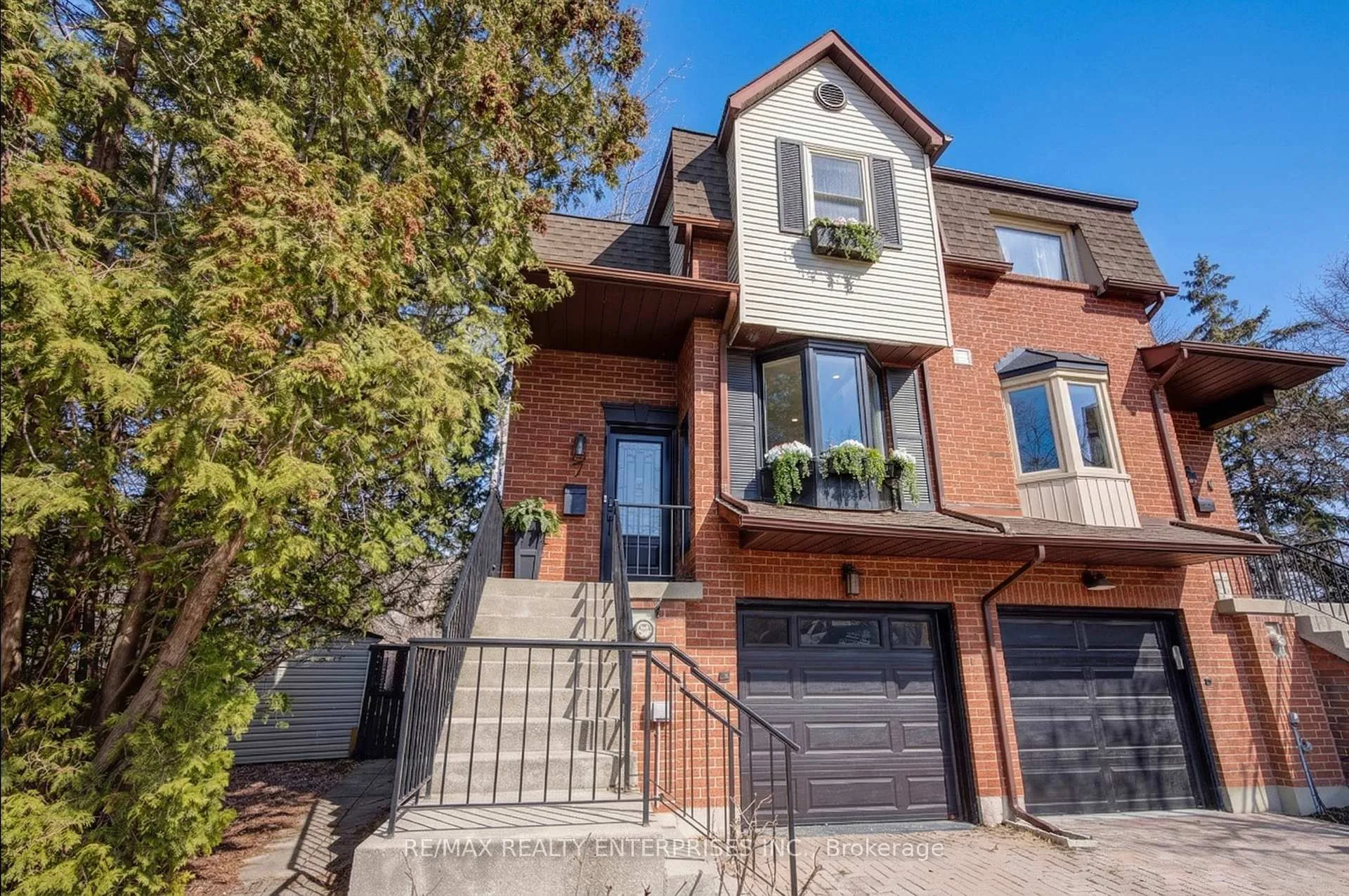 Photo 1 of 7 Normandy Place, Oakville, Central — HOMEH