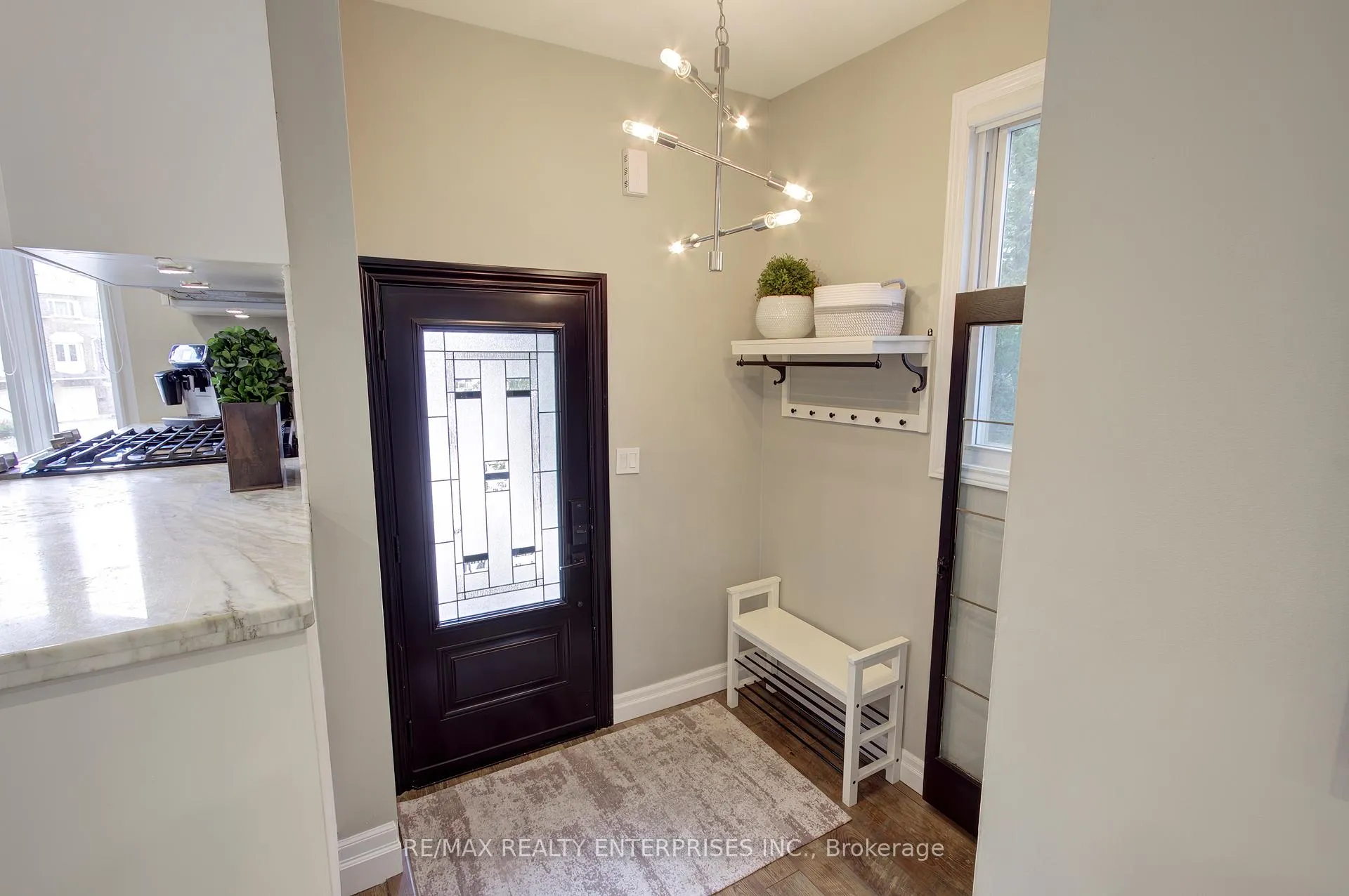 Photo 6 of 7 Normandy Place, Oakville, Central — HOMEH