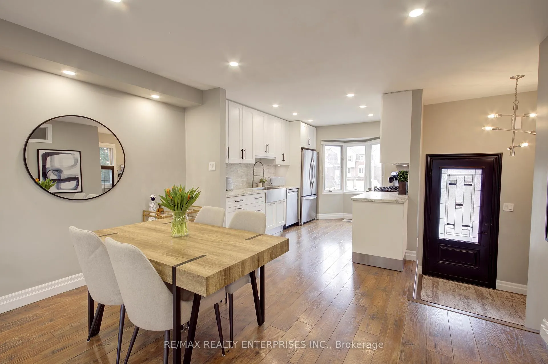 Photo 11 of 7 Normandy Place, Oakville, Central — HOMEH