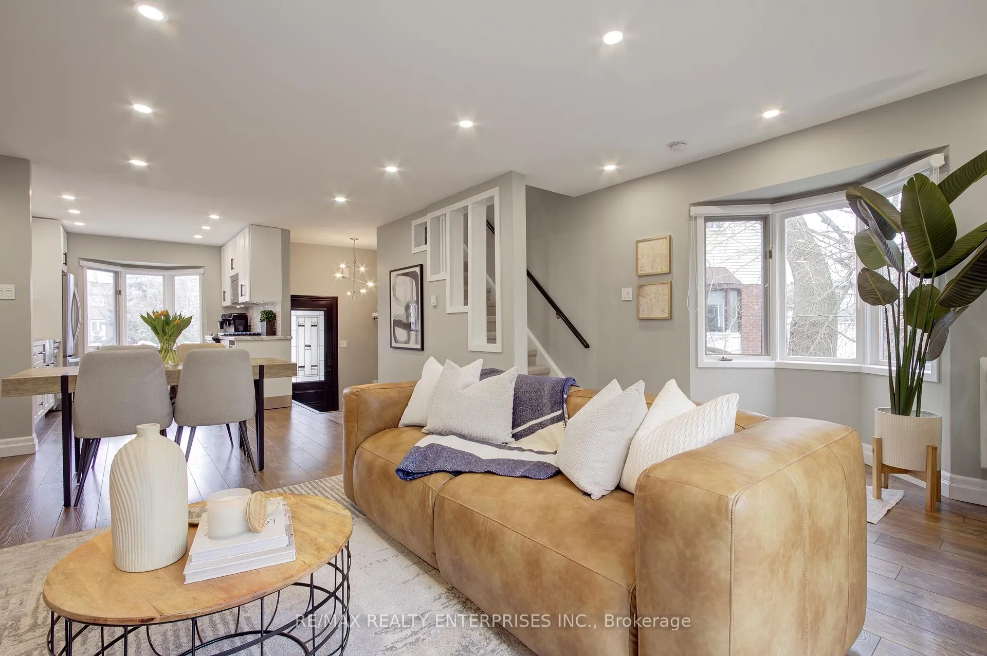 Photo 16 of 7 Normandy Place, Oakville, Central — HOMEH