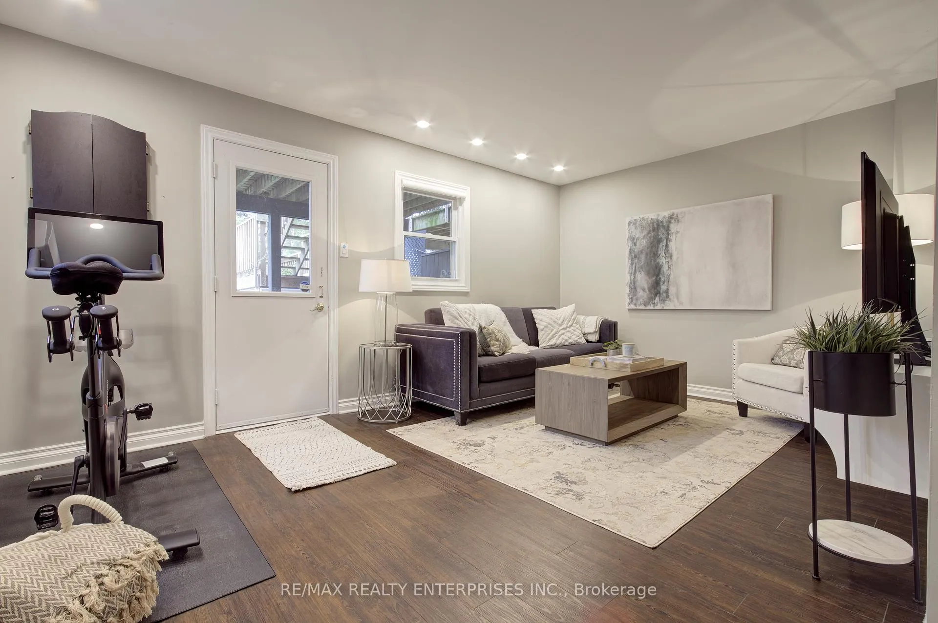 Photo 25 of 7 Normandy Place, Oakville, Central — HOMEH