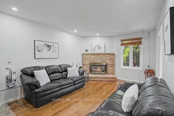 Photo 8 of 10 Haskell Crescent, Aurora, Aurora Highlands — HOMEH