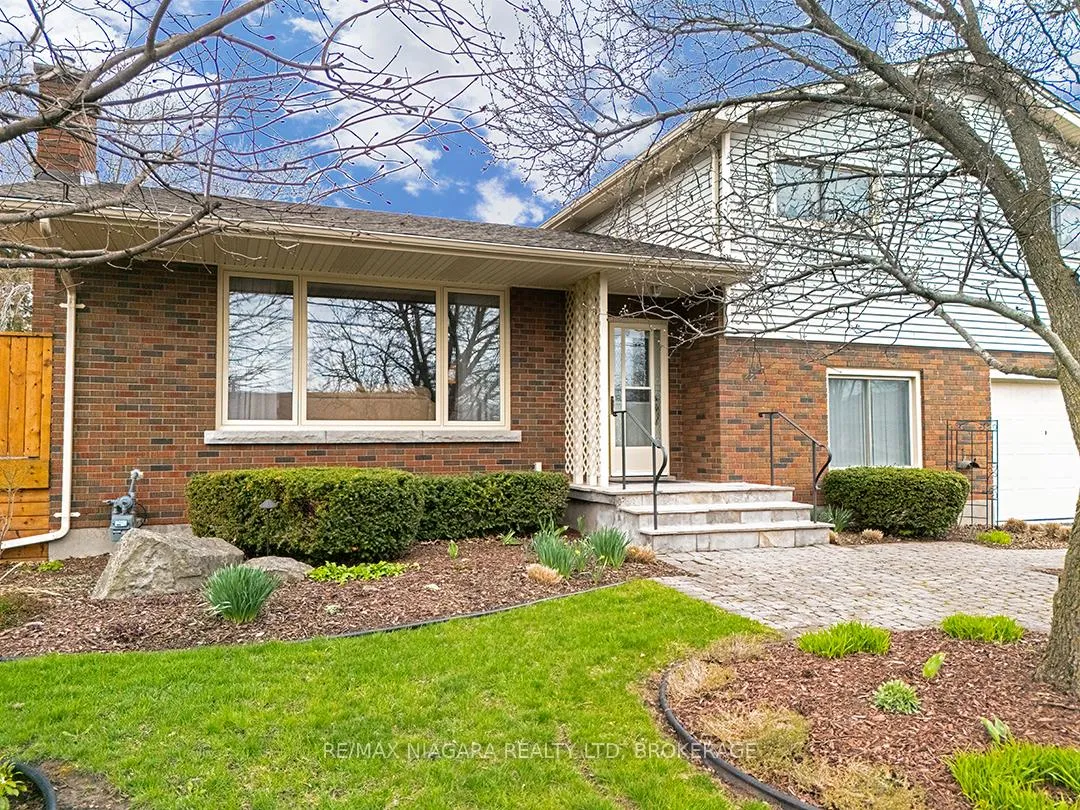 Photo 2 of 82 Scholfield Avenue, Port Colborne, Sugarloaf — HOMEH