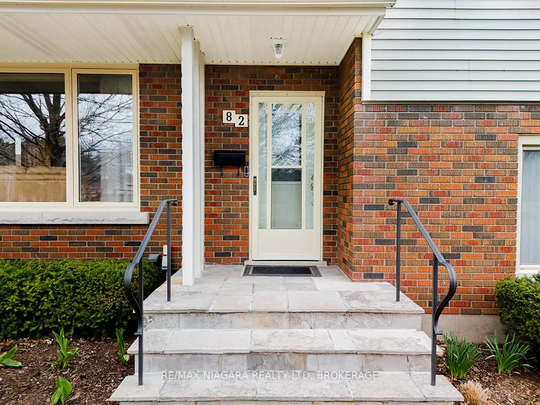 Photo 3 of 82 Scholfield Avenue, Port Colborne, Sugarloaf — HOMEH