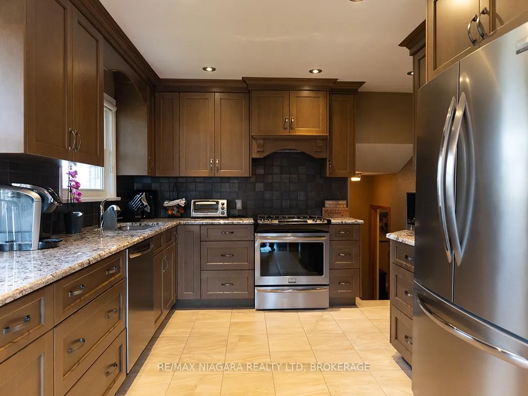 Photo 12 of 82 Scholfield Avenue, Port Colborne, Sugarloaf — HOMEH