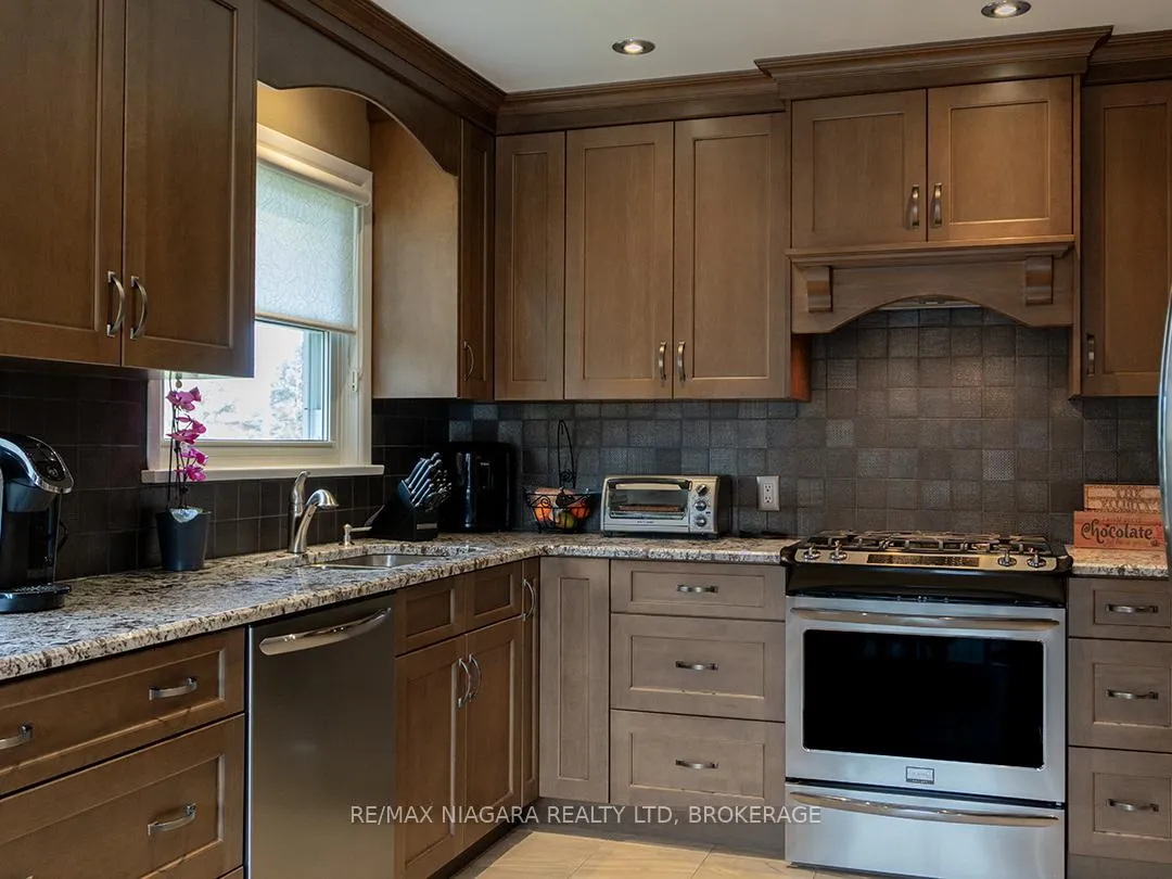 Photo 16 of 82 Scholfield Avenue, Port Colborne, Sugarloaf — HOMEH
