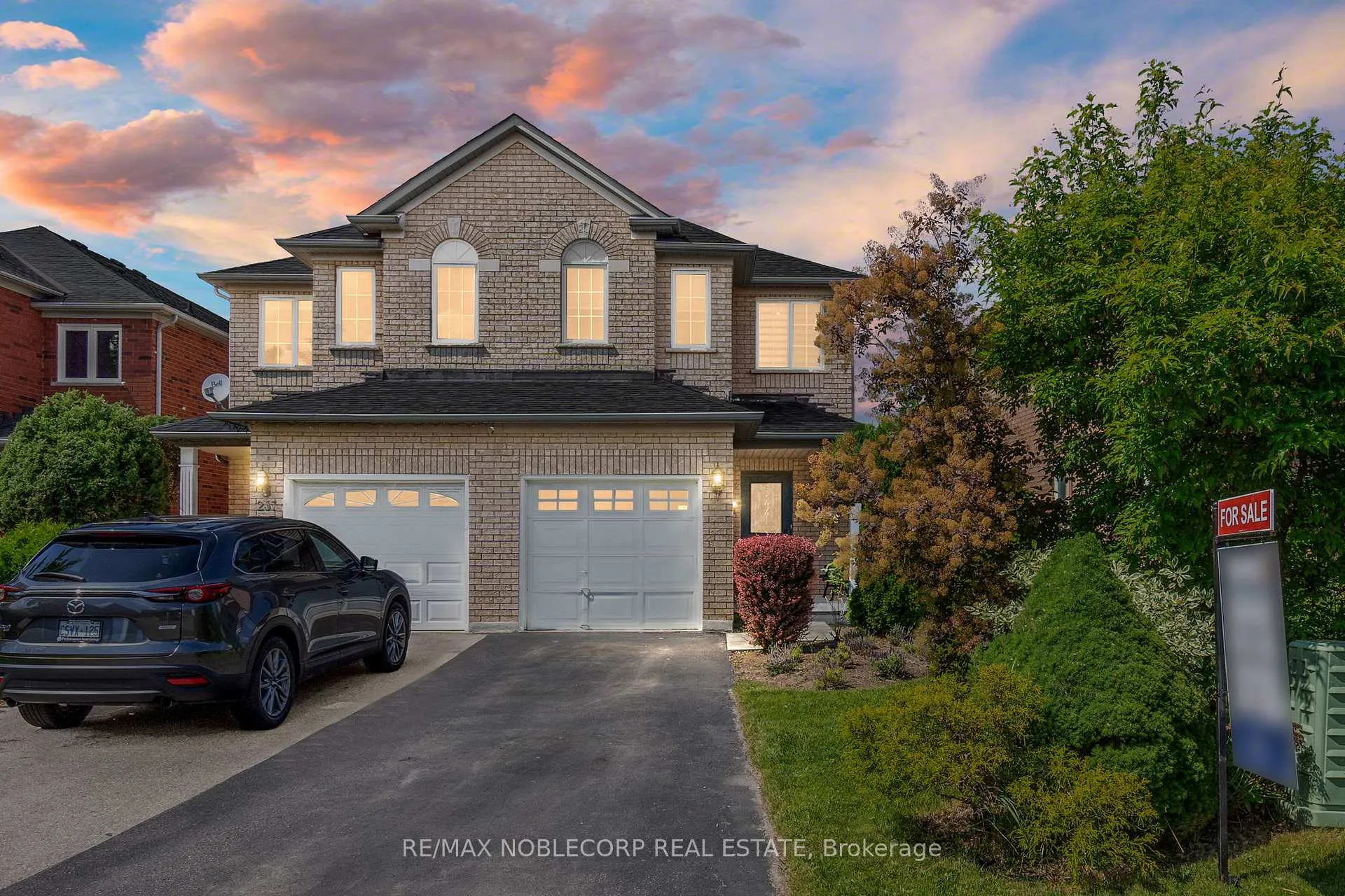 Photo 1 of 239 Royal Appian Crescent, Vaughan, Maple — HOMEH