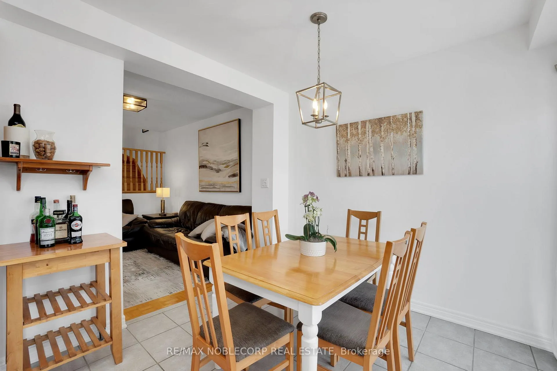 Photo 16 of 239 Royal Appian Crescent, Vaughan, Maple — HOMEH