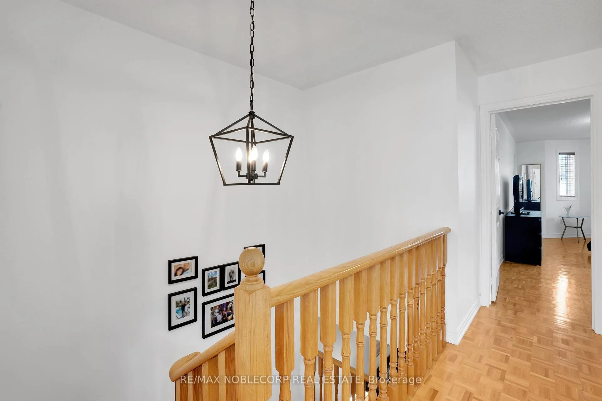 Photo 18 of 239 Royal Appian Crescent, Vaughan, Maple — HOMEH