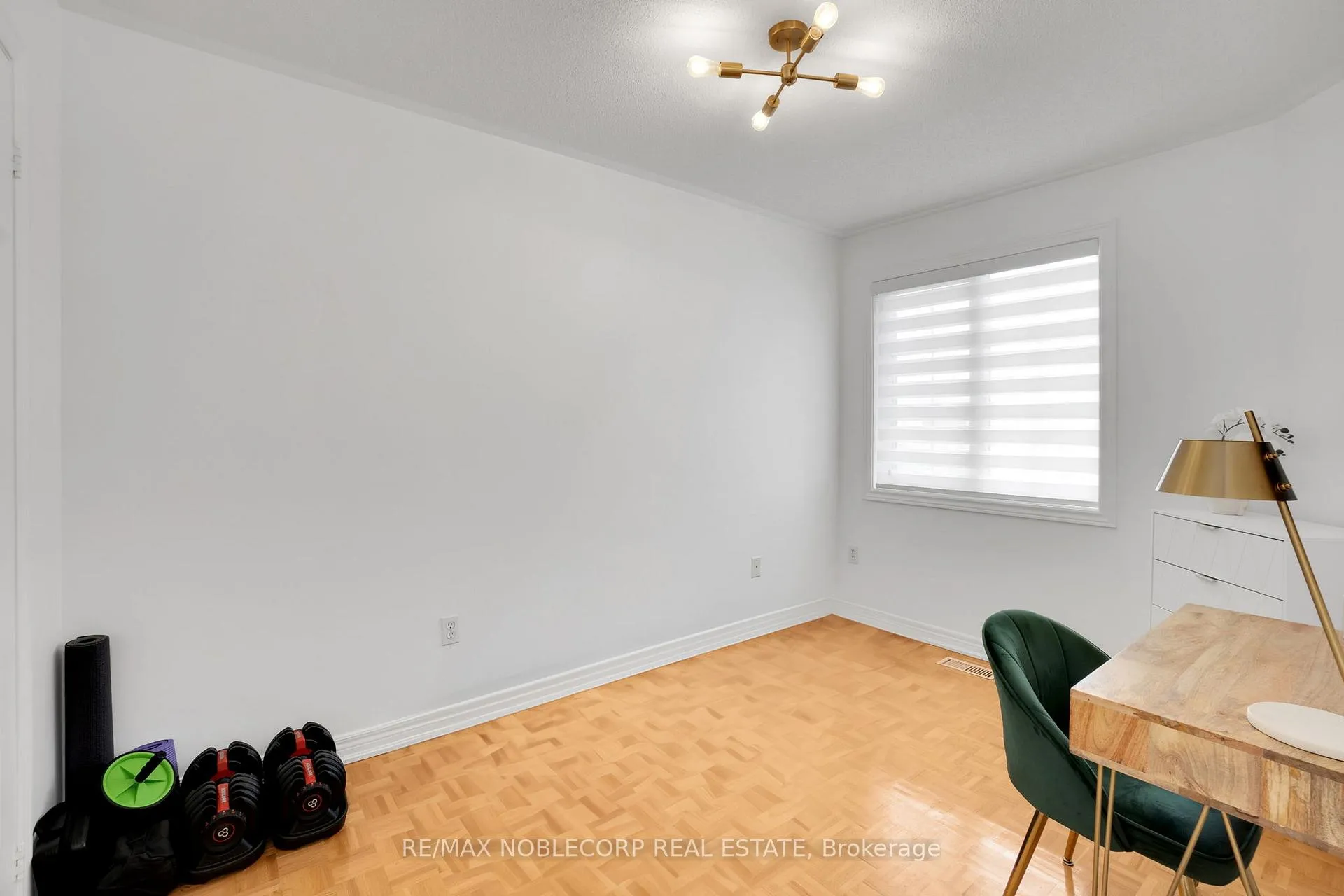 Photo 24 of 239 Royal Appian Crescent, Vaughan, Maple — HOMEH