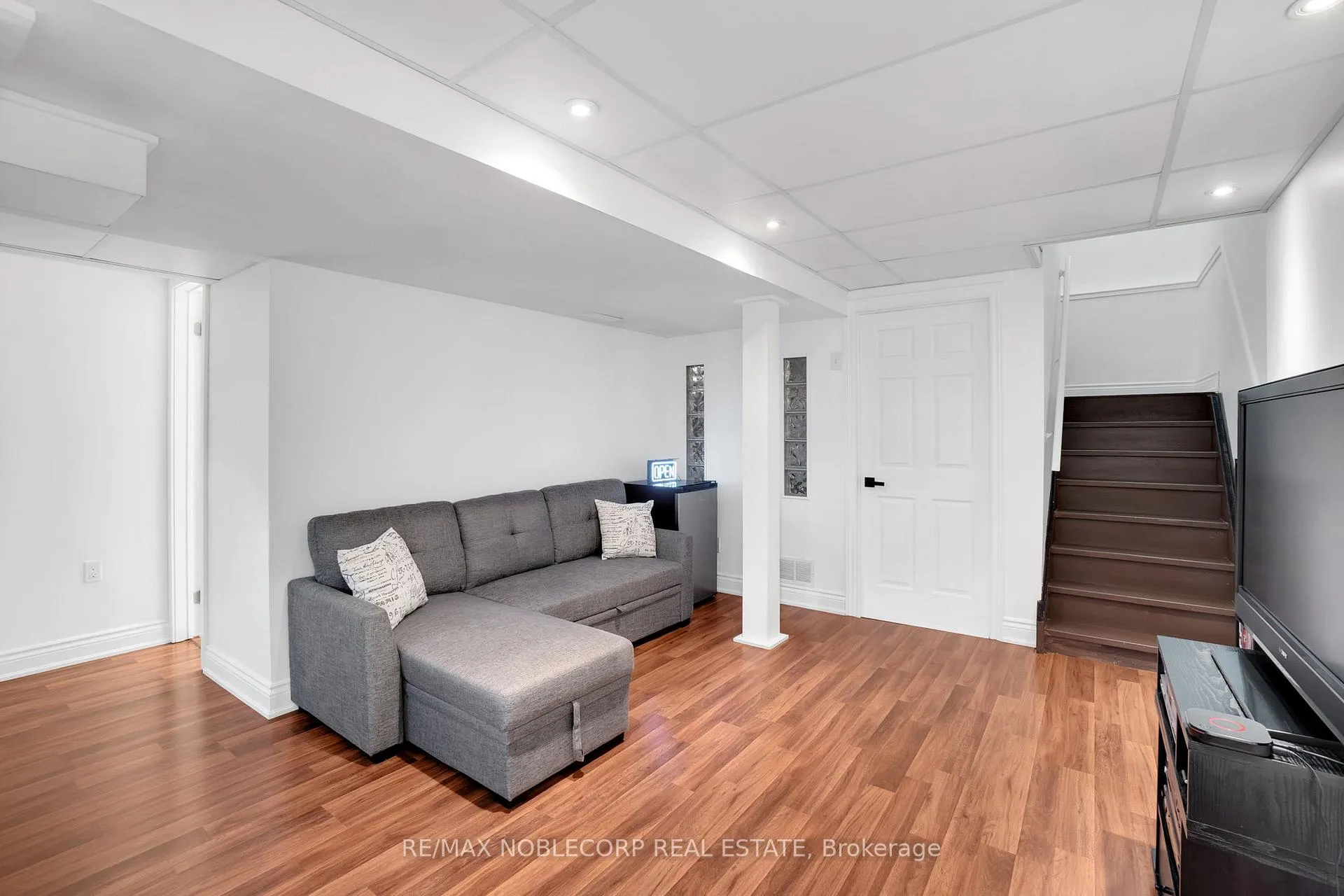 Photo 29 of 239 Royal Appian Crescent, Vaughan, Maple — HOMEH