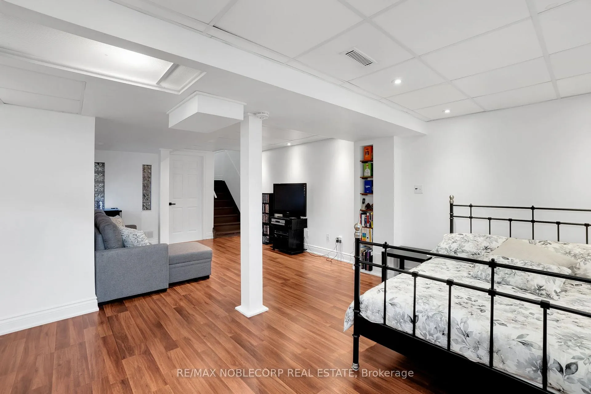 Photo 32 of 239 Royal Appian Crescent, Vaughan, Maple — HOMEH