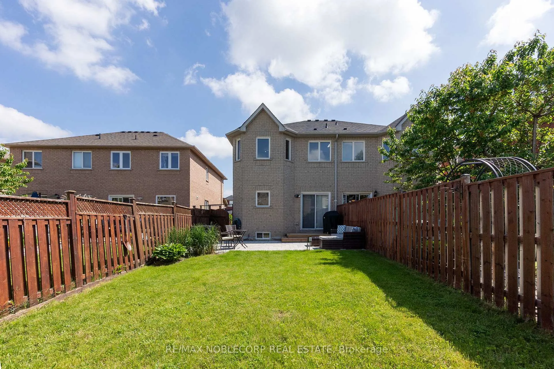 Photo 36 of 239 Royal Appian Crescent, Vaughan, Maple — HOMEH