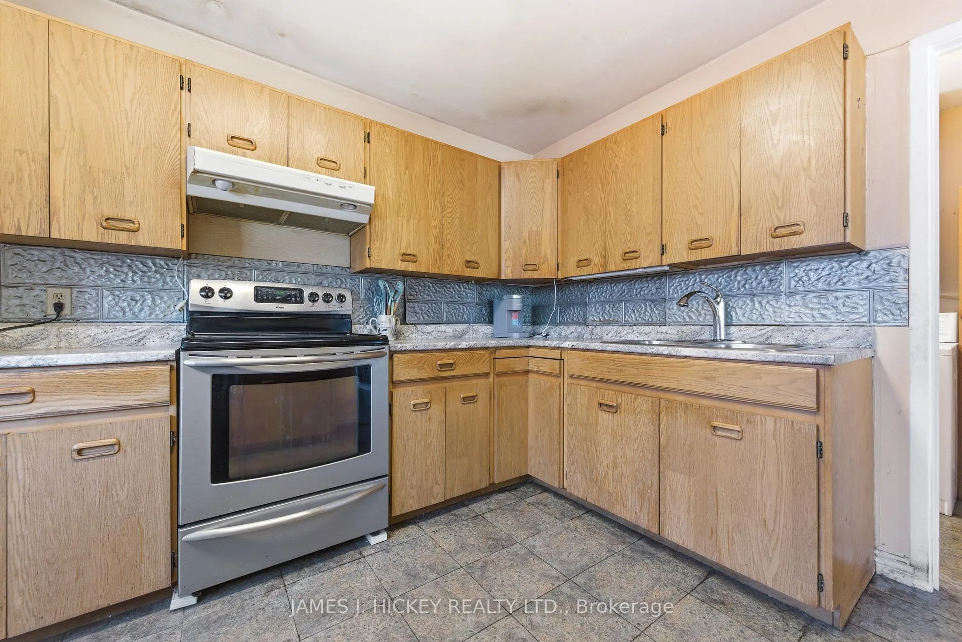 Photo 11 of 38 Beach Avenue, Deep River — HOMEH