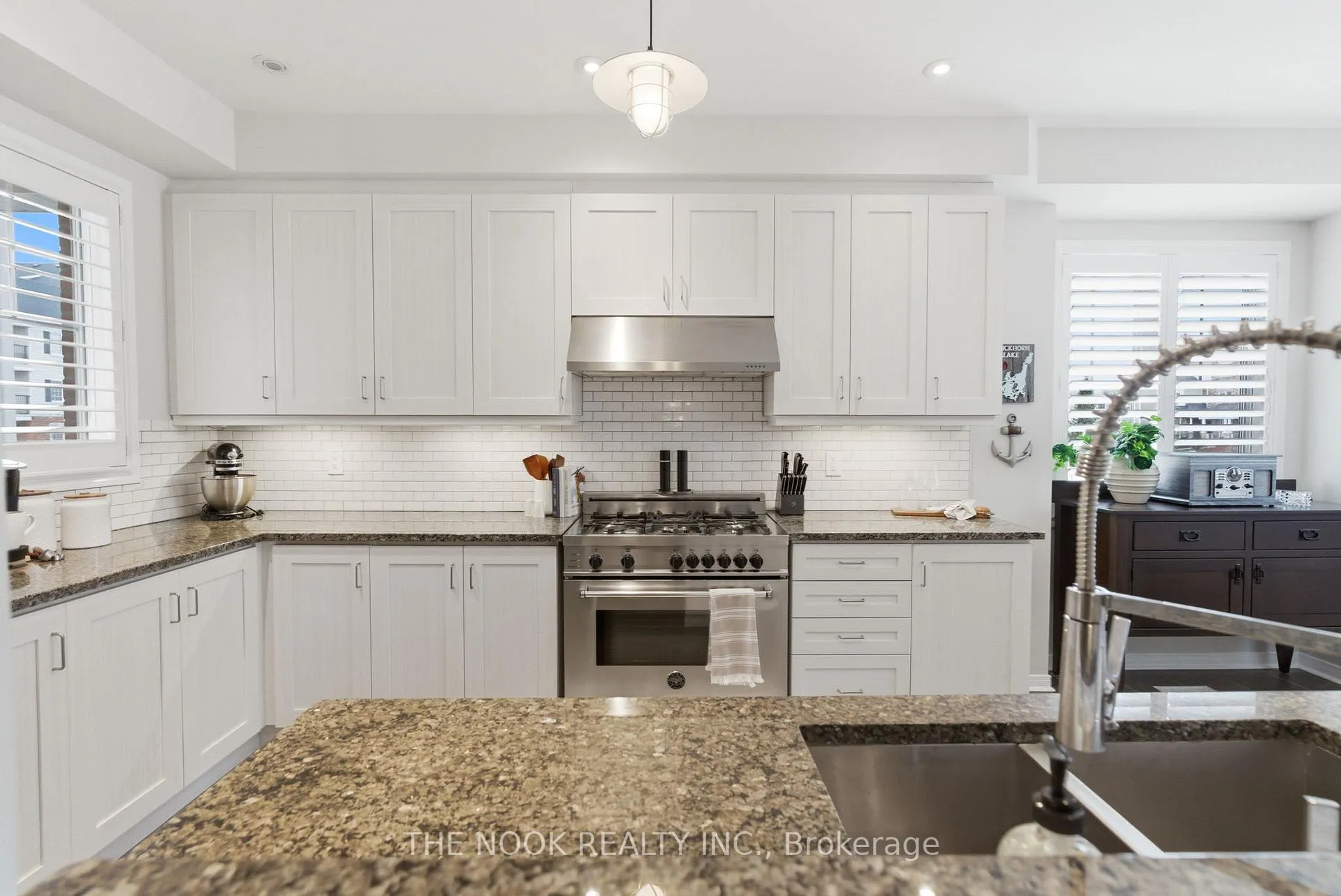 Photo 7 of 320 Lakebreeze Drive N, Clarington, Newcastle — HOMEH