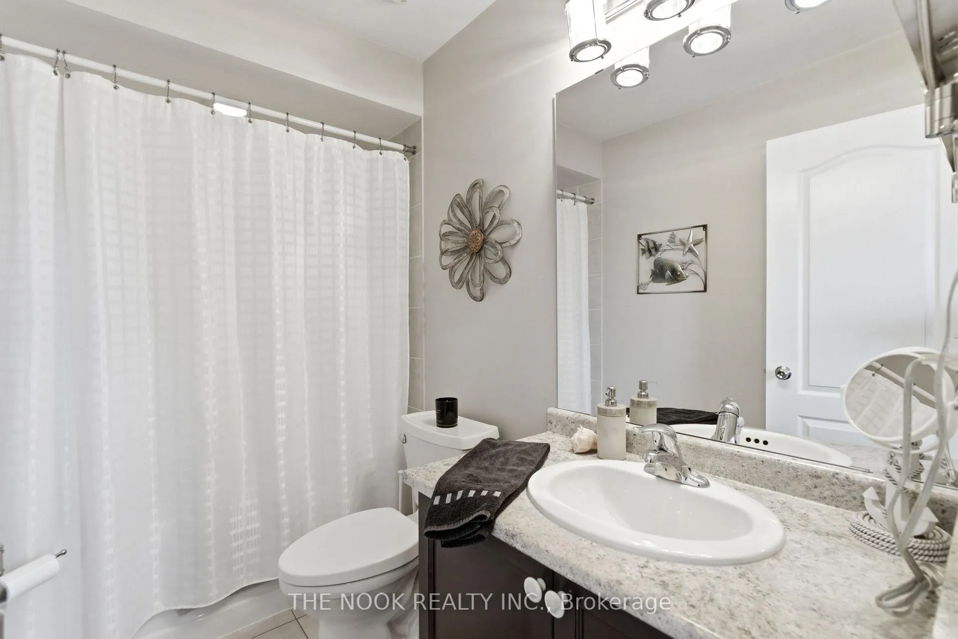 Photo 25 of 320 Lakebreeze Drive N, Clarington, Newcastle — HOMEH